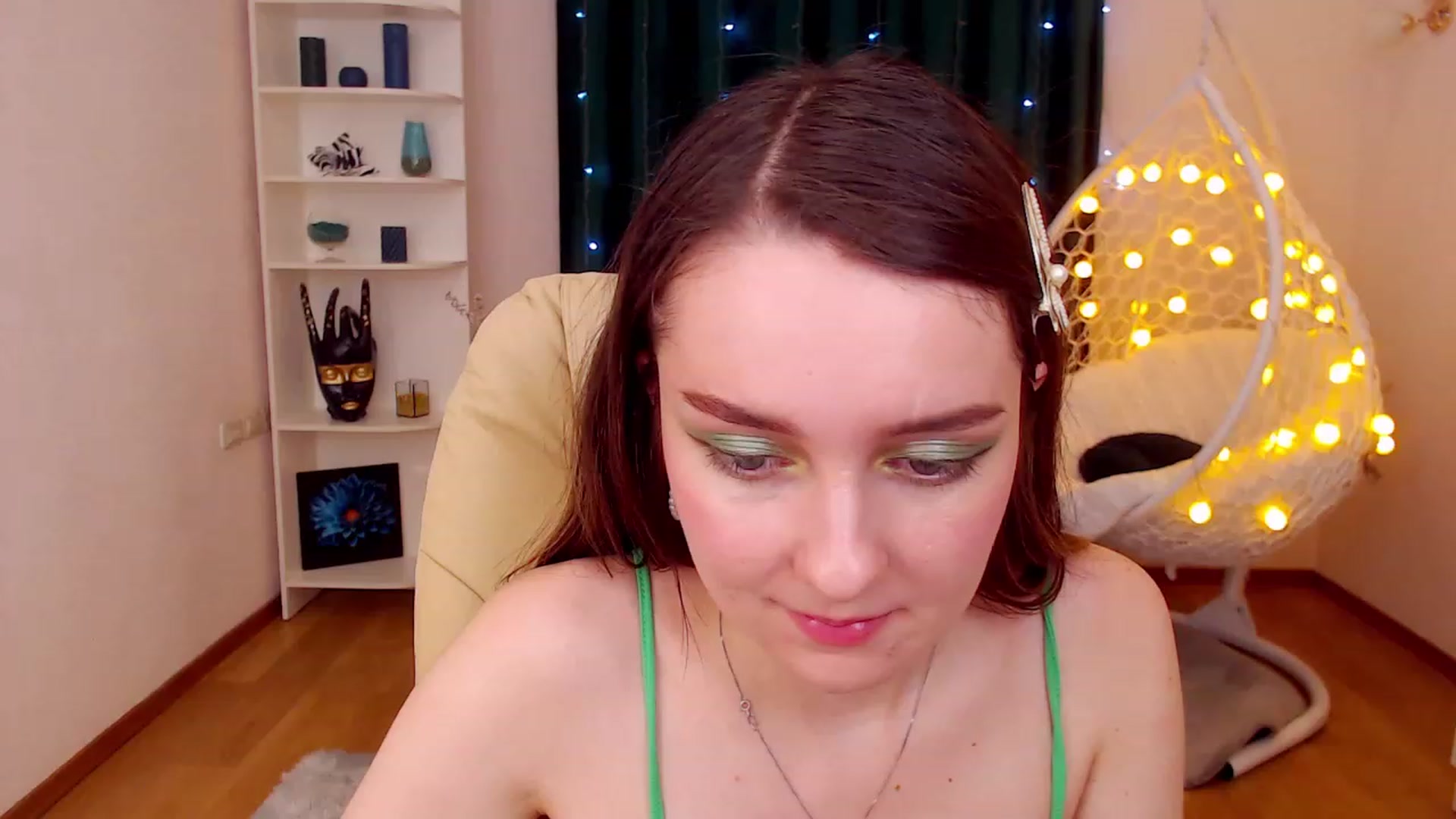 Gallery image thumbnail from OceanFeelss's myfreecams stream on, 12/18/2022, 09:16 image 14 of 20