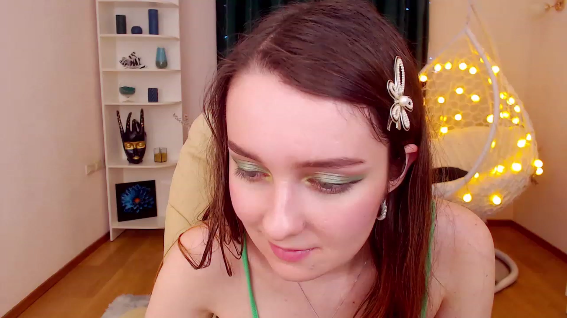 Gallery image thumbnail from OceanFeelss's myfreecams stream on, 12/18/2022, 09:48 image 19 of 20