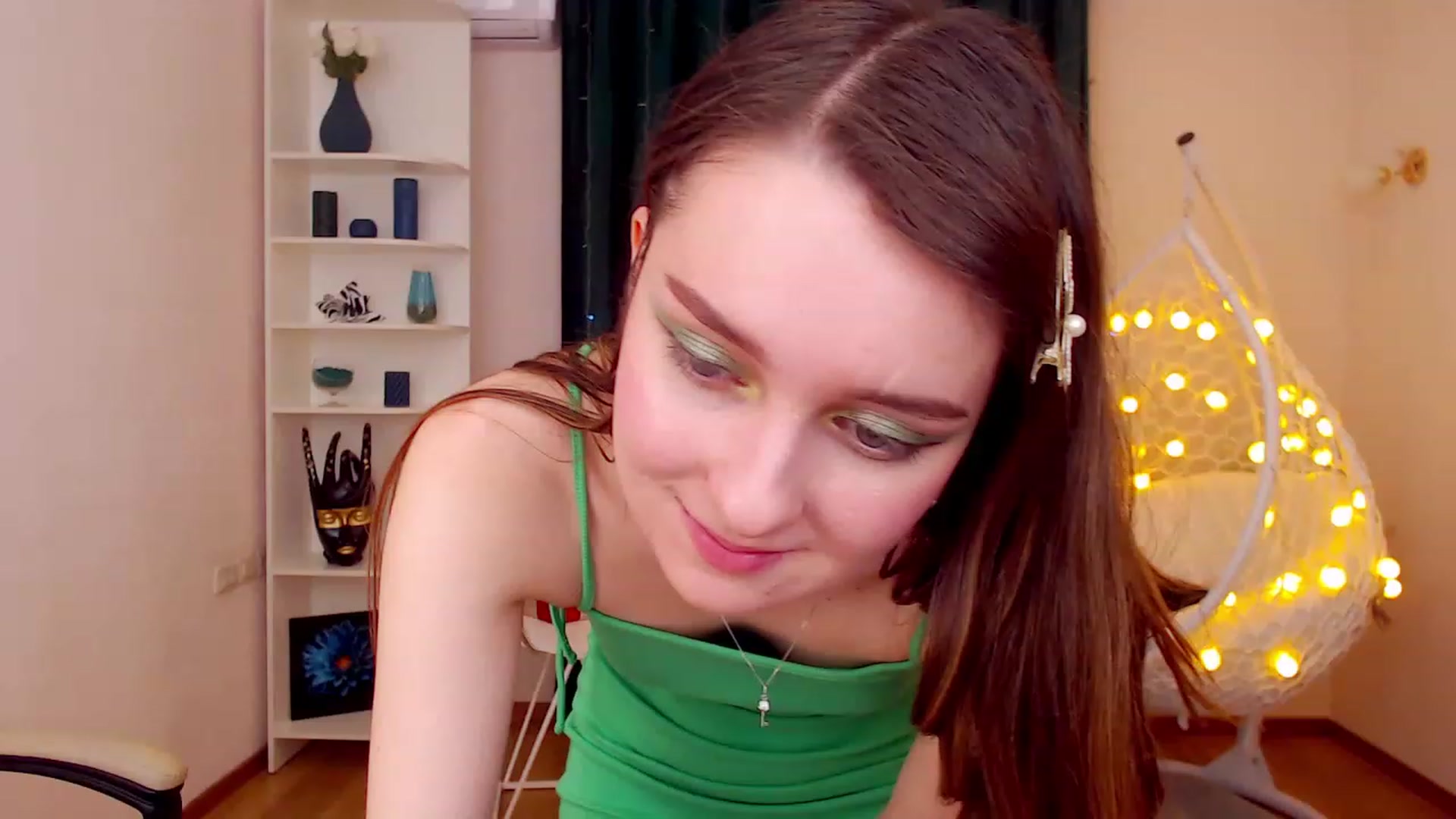 Gallery image thumbnail from OceanFeelss's myfreecams stream on, 12/18/2022, 09:48 image 2 of 20