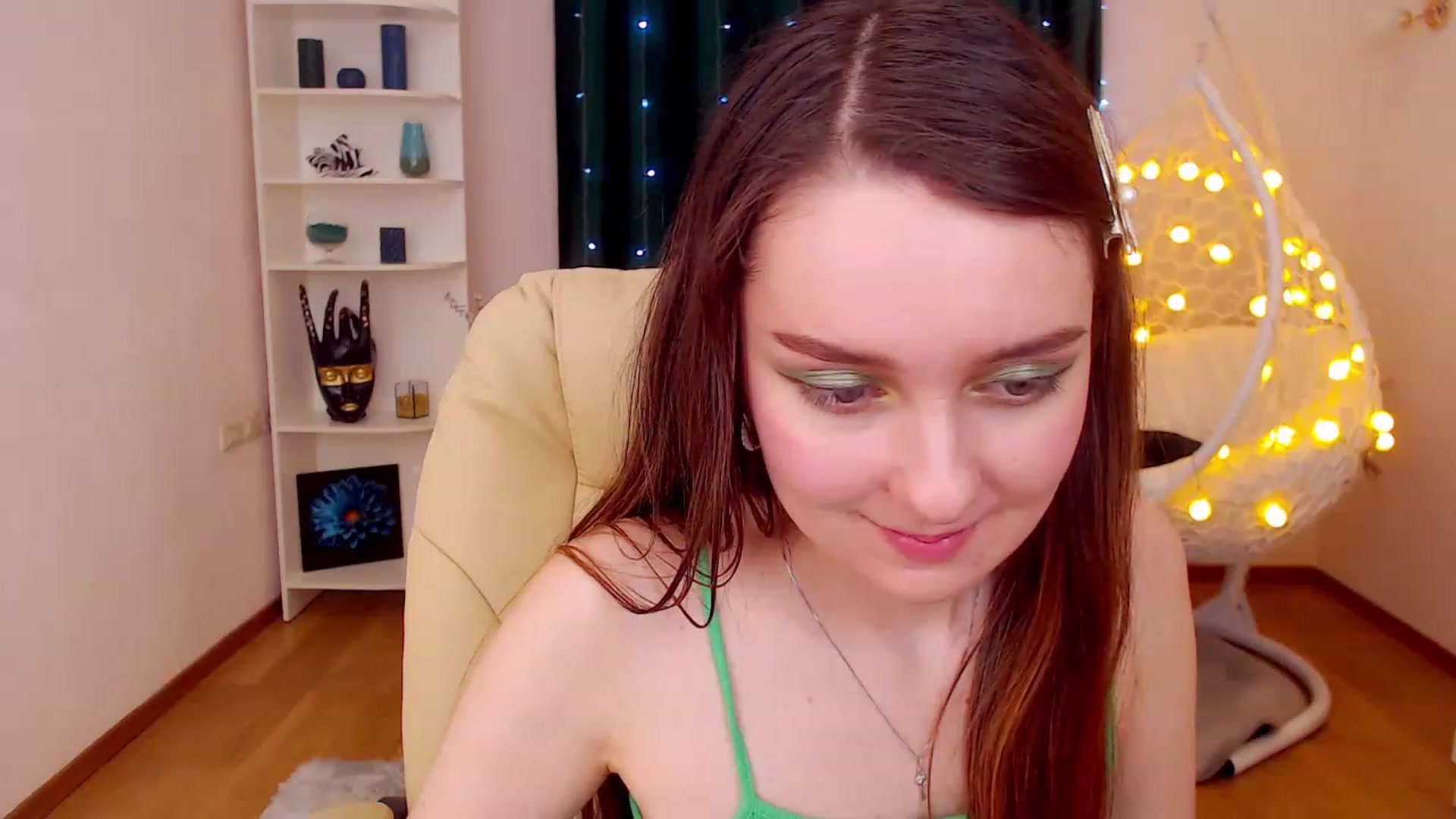 Gallery image thumbnail from OceanFeelss's myfreecams stream on, 12/18/2022, 09:48 image 18 of 20
