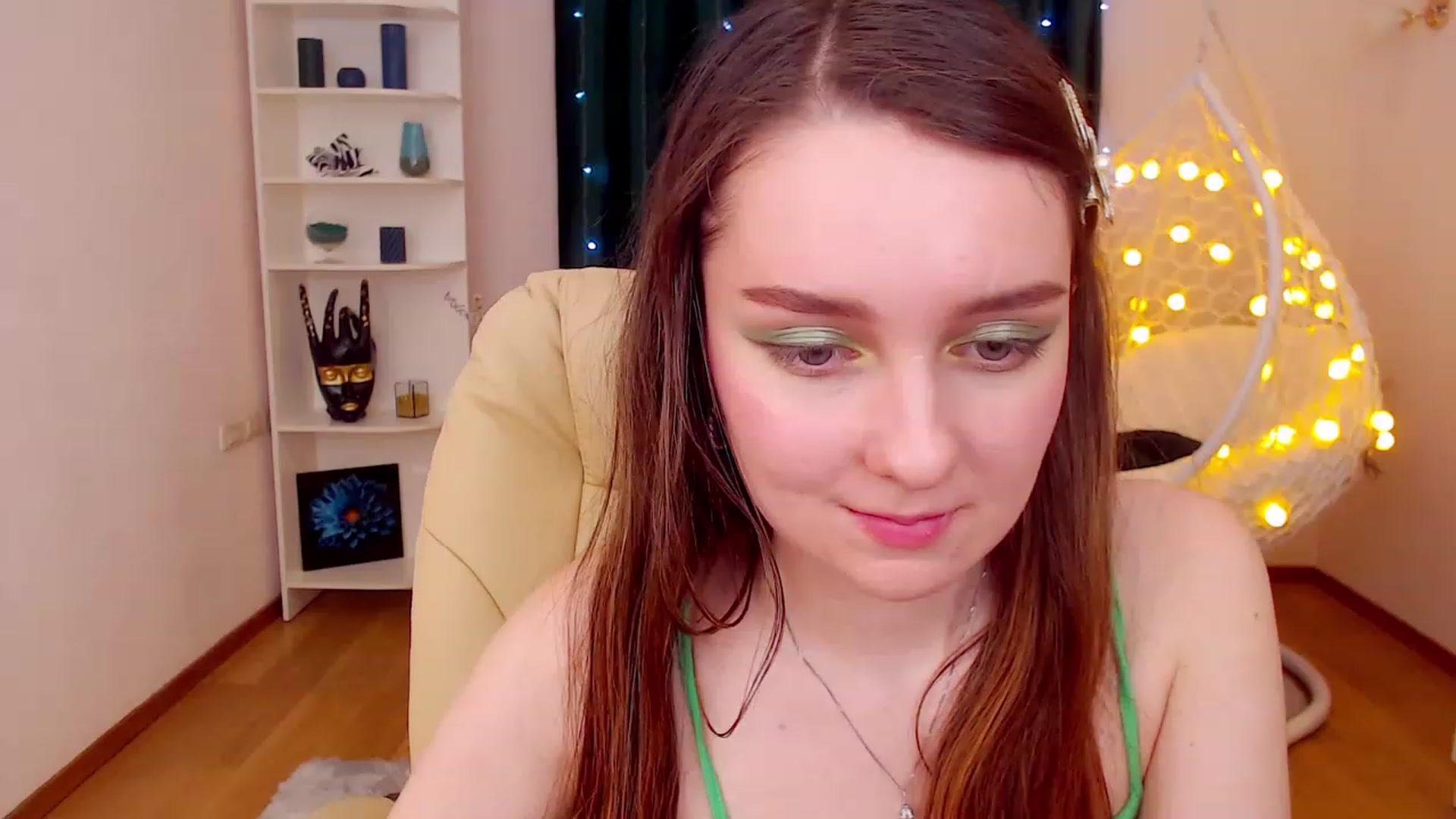Gallery image thumbnail from OceanFeelss's myfreecams stream on, 12/18/2022, 09:48 image 16 of 20