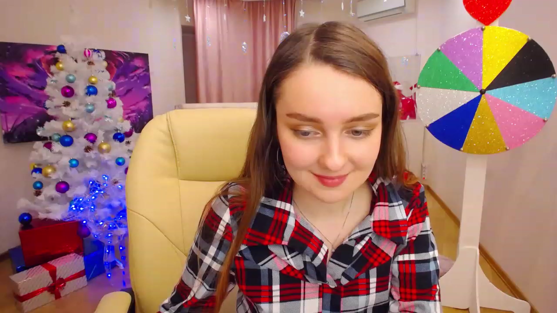 Gallery image thumbnail from OceanFeelss's myfreecams stream on, 12/19/2022, 05:14 image 18 of 20