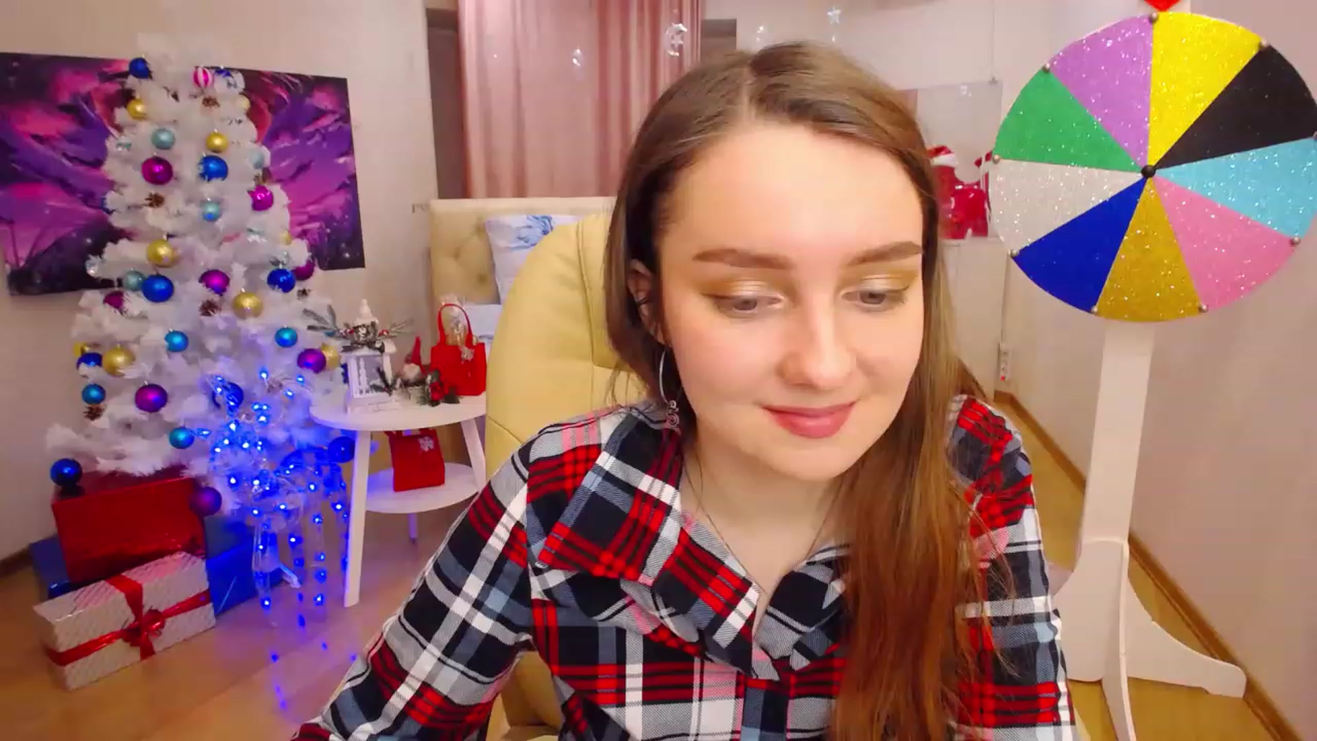 Gallery image thumbnail from OceanFeelss's myfreecams stream on, 12/19/2022, 05:14 image 9 of 20