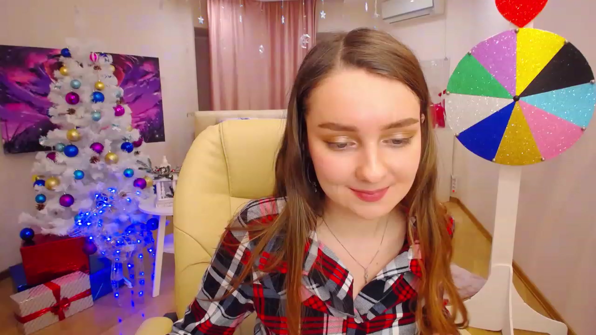 Gallery image thumbnail from OceanFeelss's myfreecams stream on, 12/19/2022, 05:14 image 19 of 20