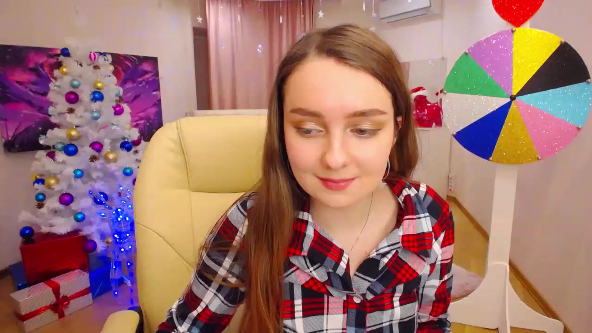 Gallery image thumbnail from OceanFeelss's myfreecams stream on, 12/19/2022, 05:14 image 17 of 20