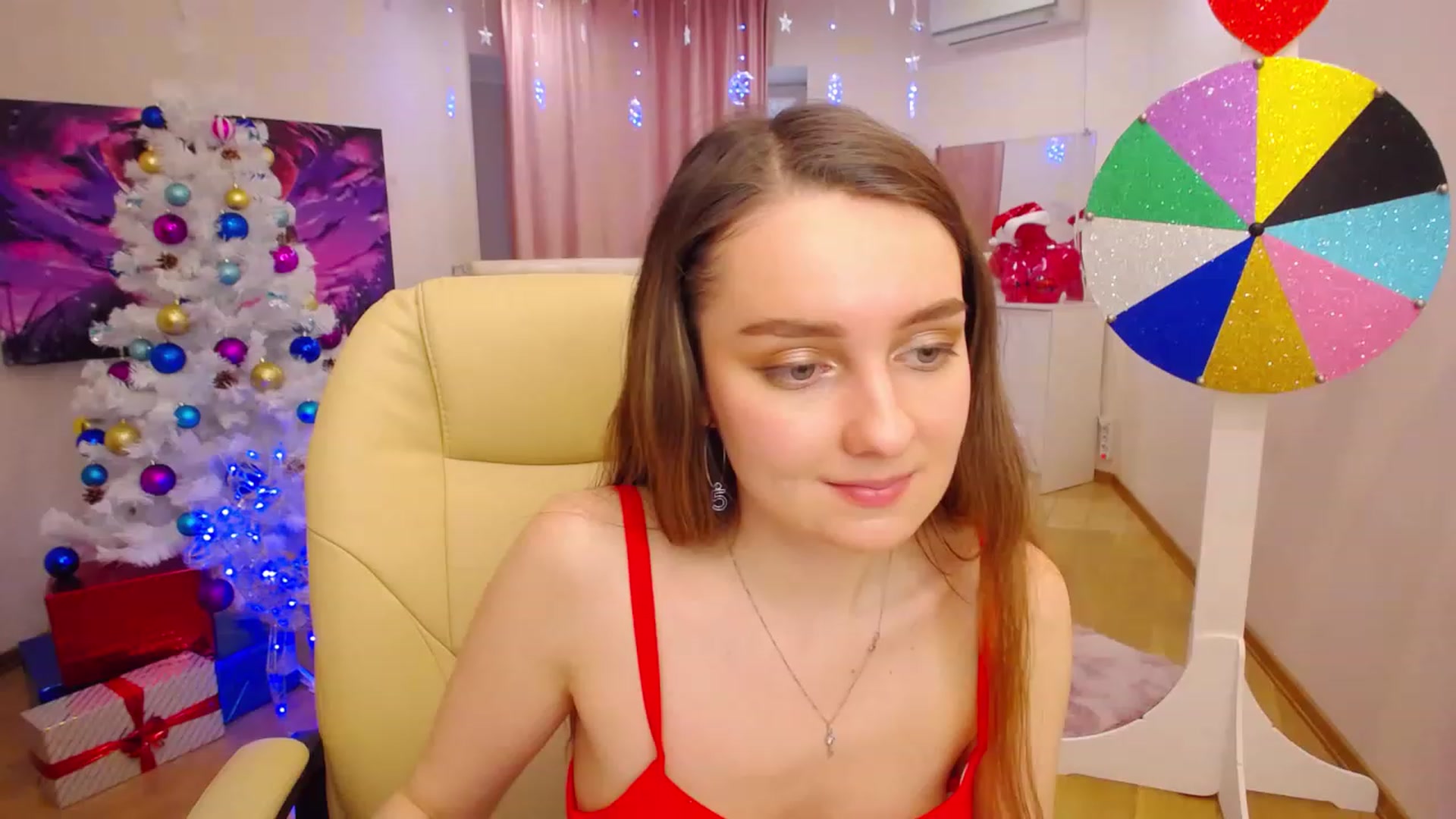 Gallery image thumbnail from OceanFeelss's myfreecams stream on, 12/19/2022, 07:48 image 15 of 20
