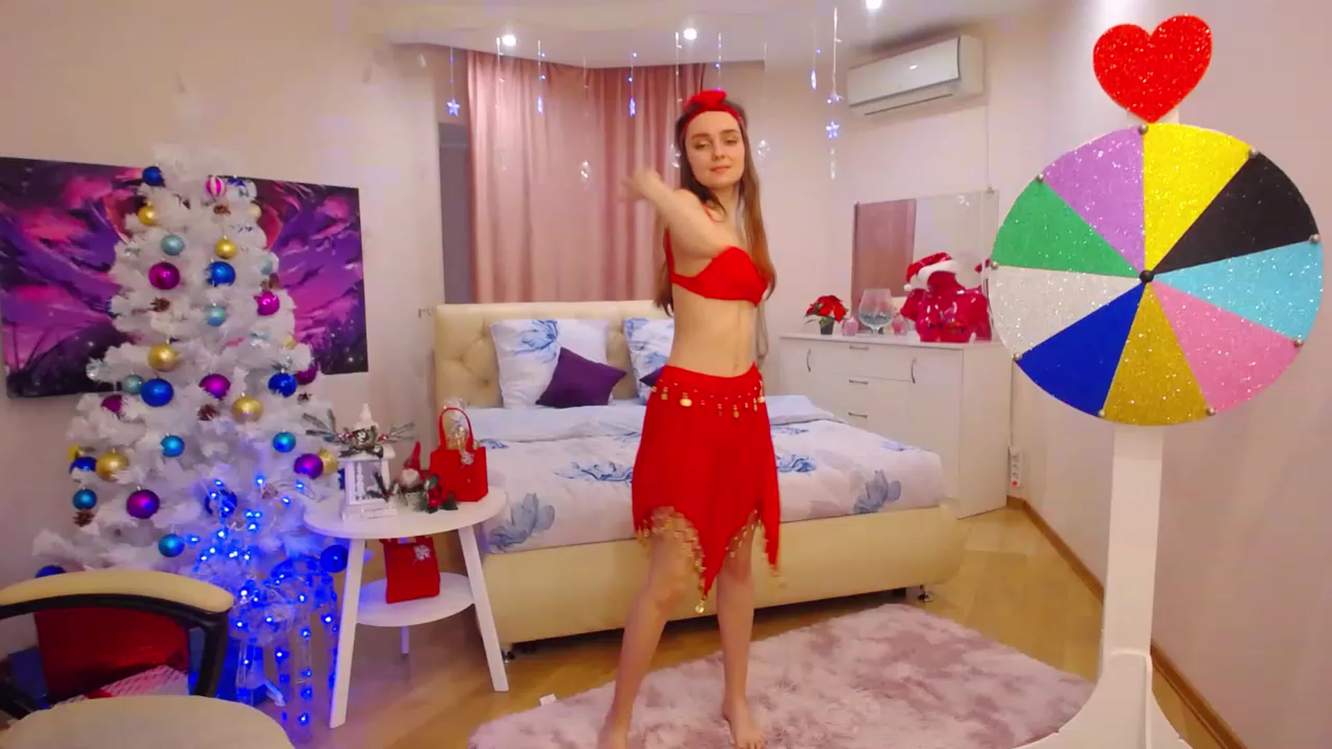 Gallery image thumbnail from OceanFeelss's myfreecams stream on, 12/19/2022, 07:48 image 12 of 20