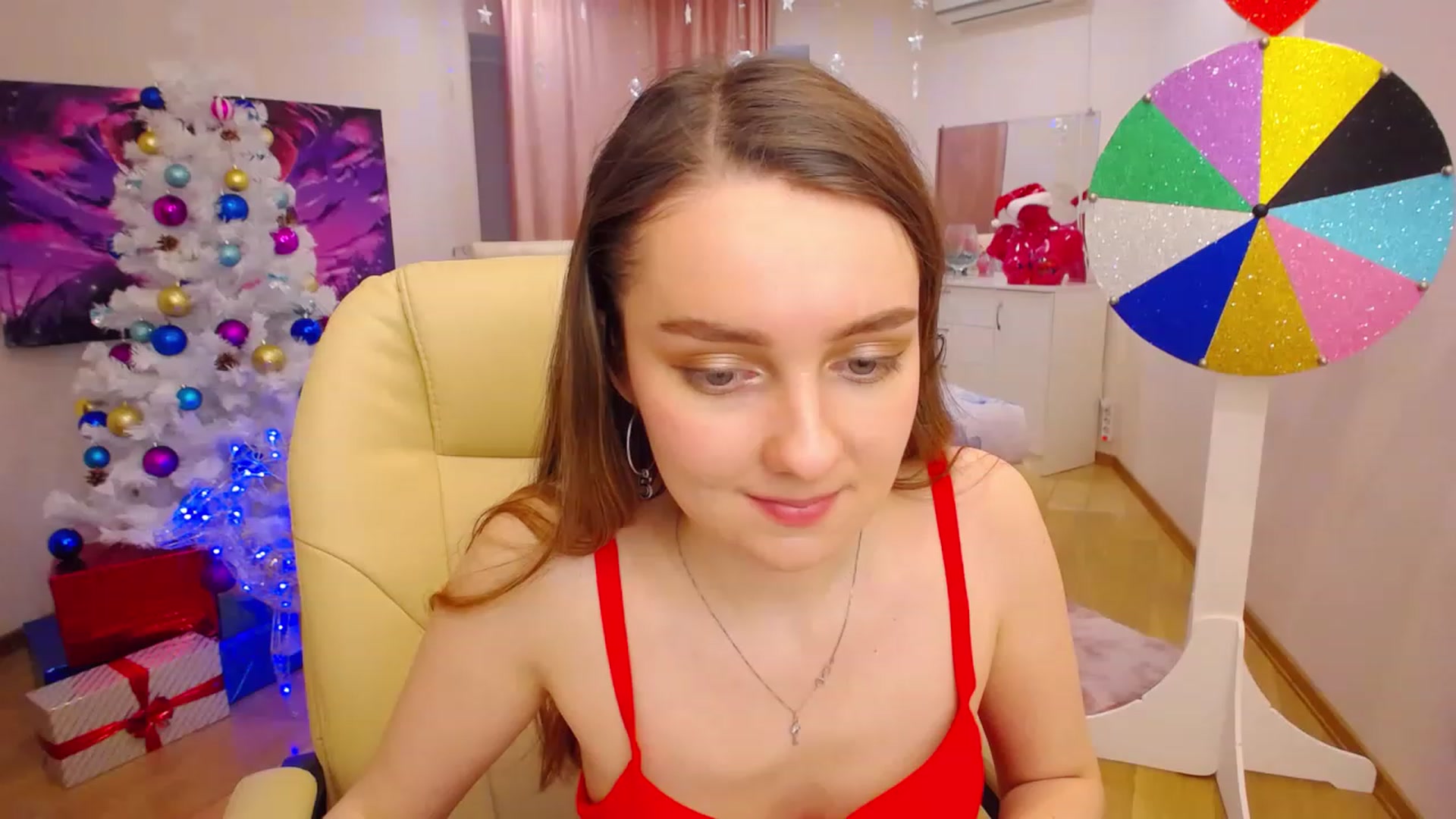 Gallery image thumbnail from OceanFeelss's myfreecams stream on, 12/19/2022, 07:48 image 13 of 20