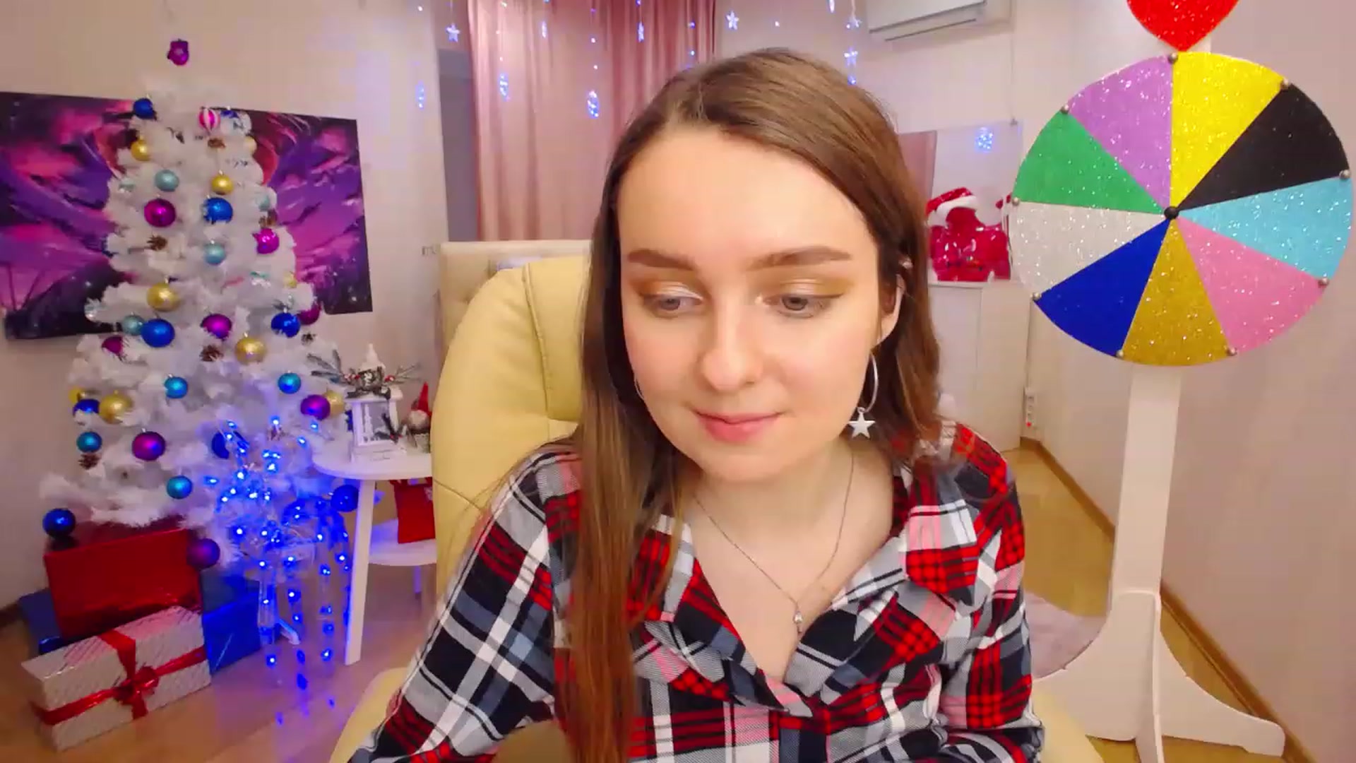 Gallery image thumbnail from OceanFeelss's myfreecams stream on, 12/19/2022, 09:56 image 2 of 20