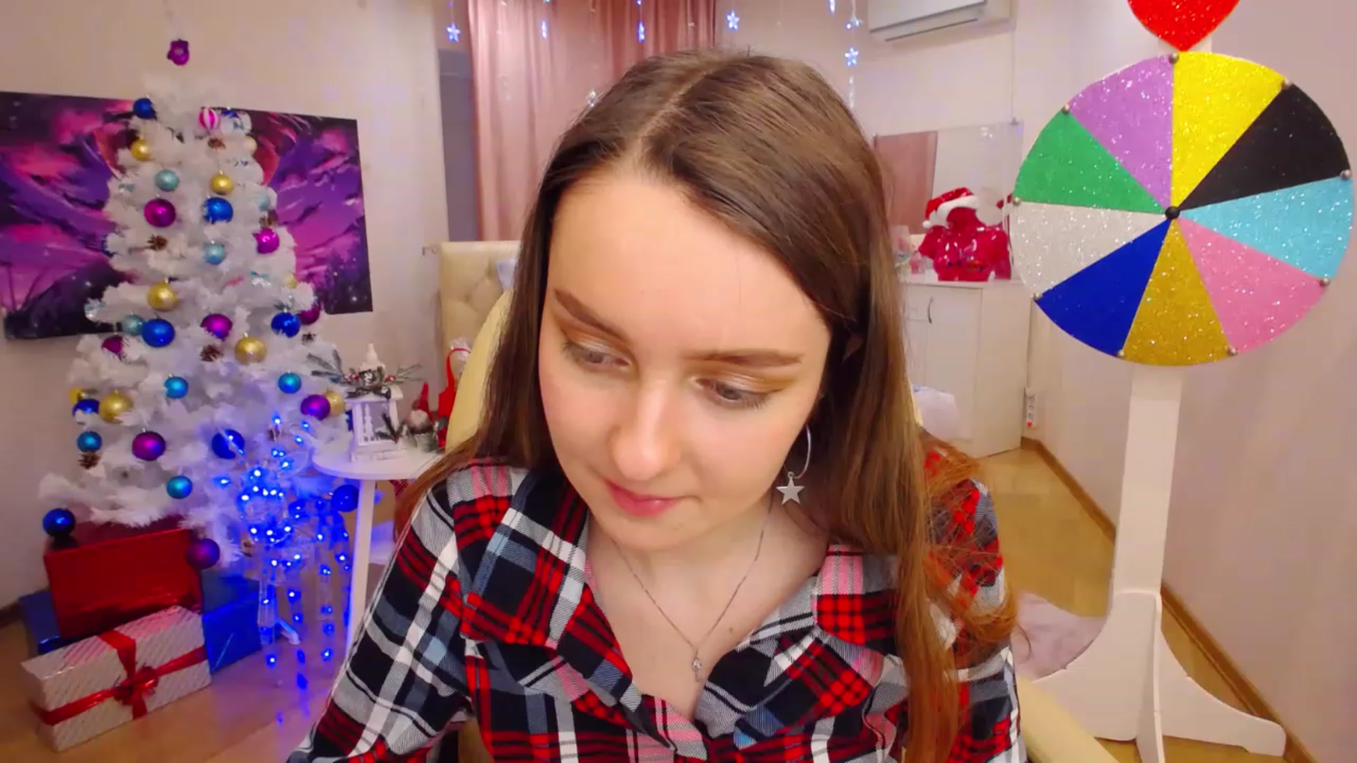 Gallery image thumbnail from OceanFeelss's myfreecams stream on, 12/19/2022, 09:56 image 5 of 20