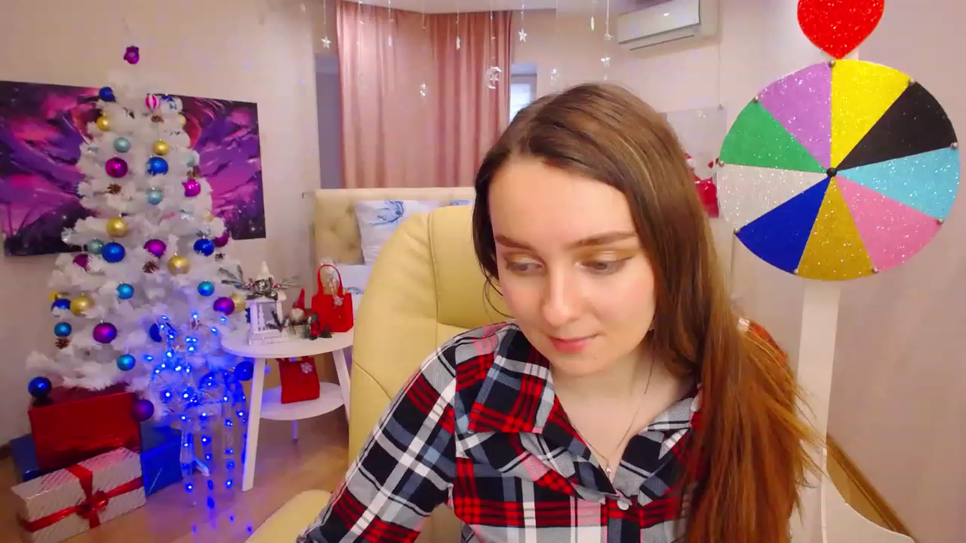 Gallery image thumbnail from OceanFeelss's myfreecams stream on, 12/19/2022, 09:56 image 19 of 20