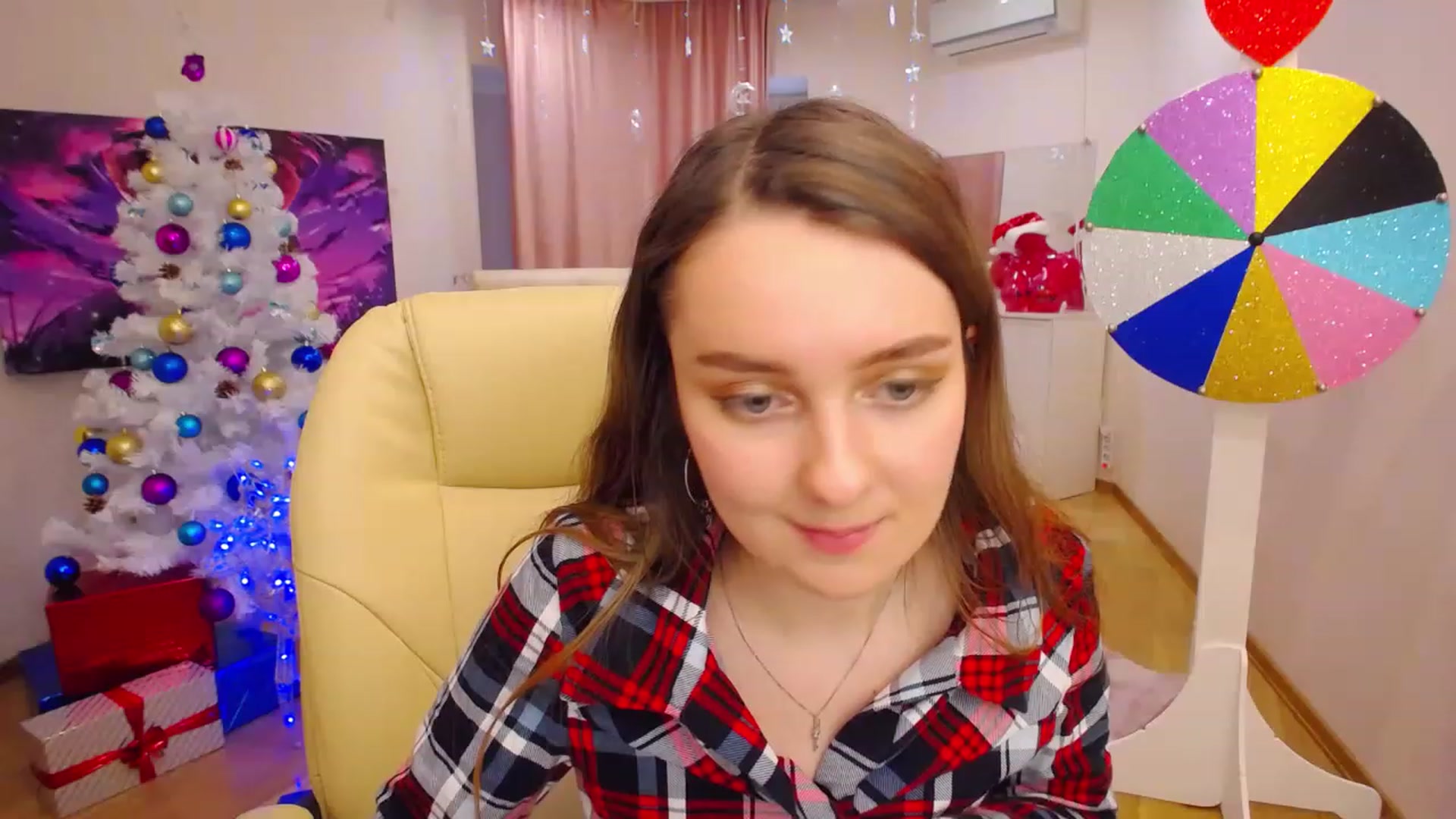 Gallery image thumbnail from OceanFeelss's myfreecams stream on, 12/19/2022, 09:56 image 10 of 20
