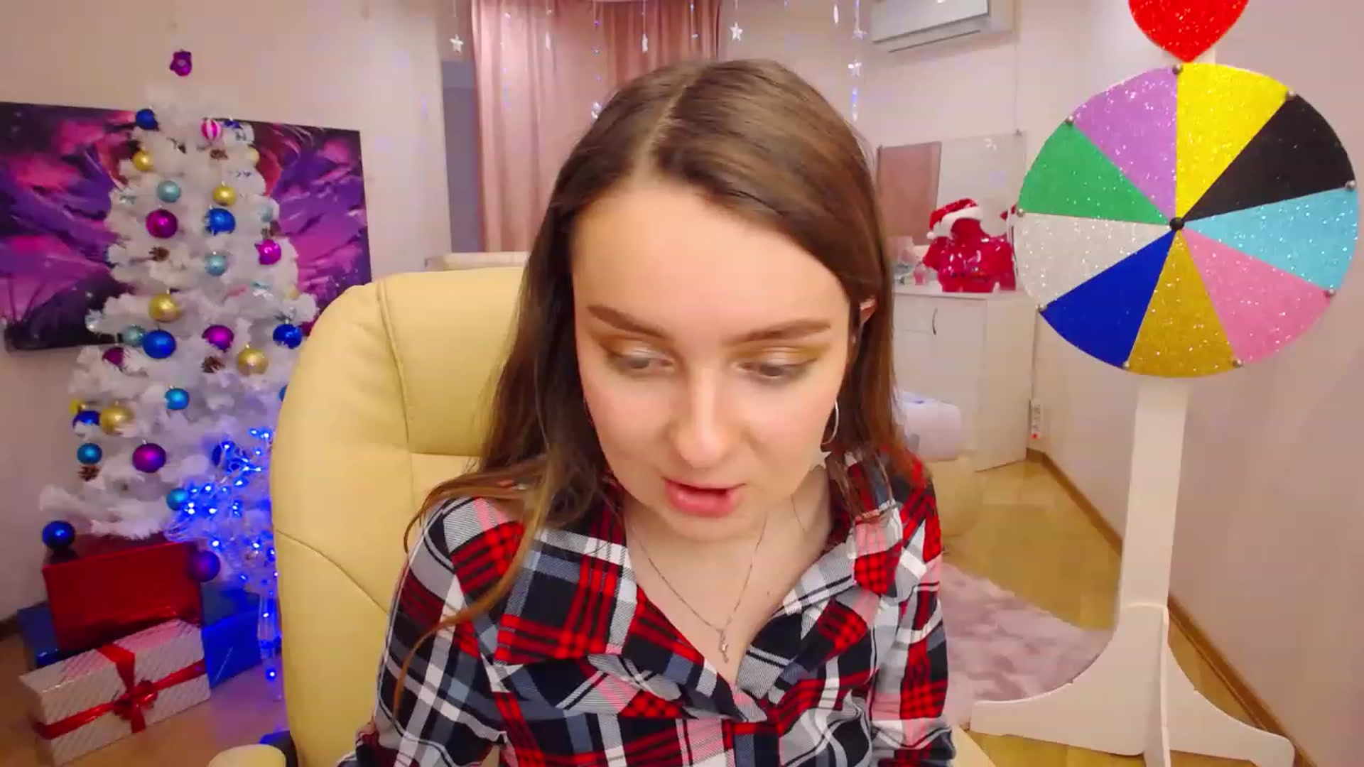 Gallery image thumbnail from OceanFeelss's myfreecams stream on, 12/19/2022, 09:56 image 9 of 20