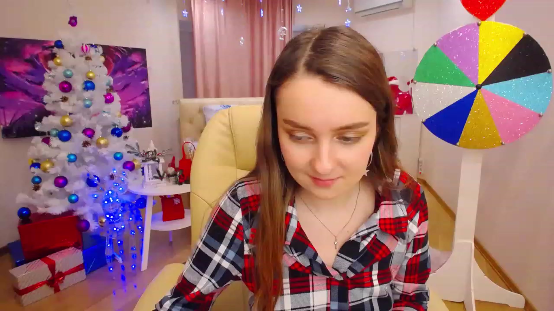 Gallery image thumbnail from OceanFeelss's myfreecams stream on, 12/19/2022, 09:56 image 3 of 20