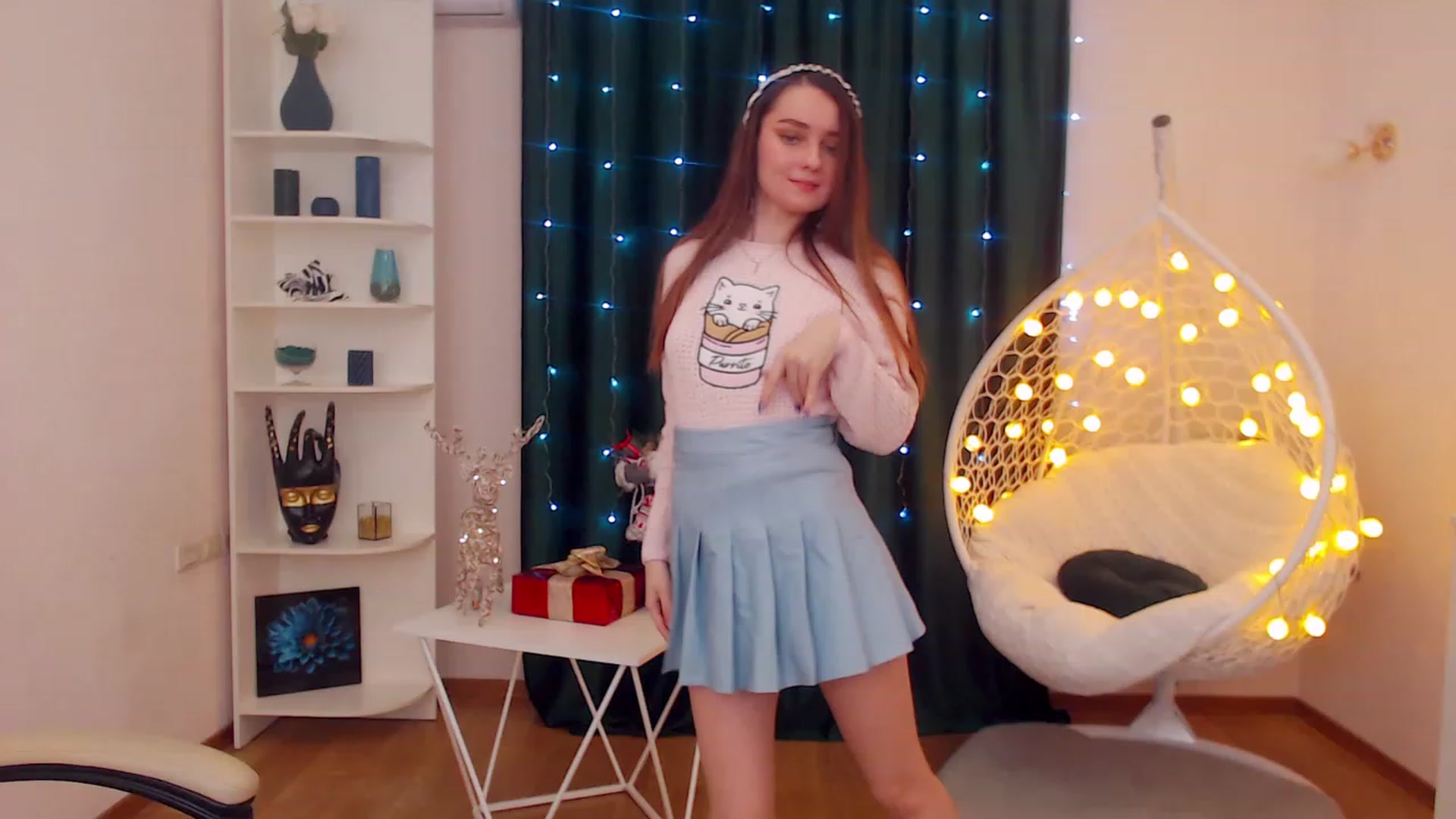 Gallery image thumbnail from OceanFeelss's myfreecams stream on, 12/20/2022, 11:32 image 10 of 20