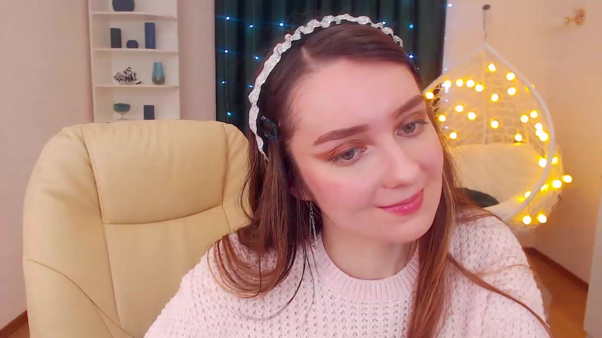 Gallery image thumbnail from OceanFeelss's myfreecams stream on, 12/20/2022, 11:32 image 1 of 20