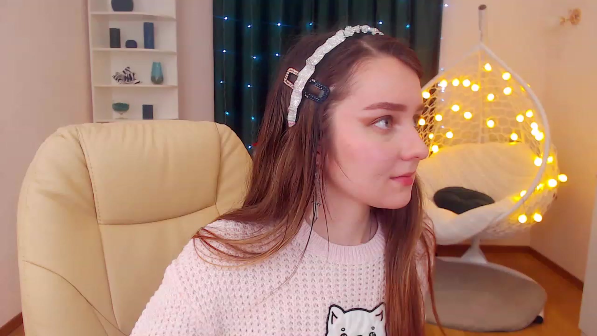 Gallery image thumbnail from OceanFeelss's myfreecams stream on, 12/20/2022, 11:32 image 3 of 20