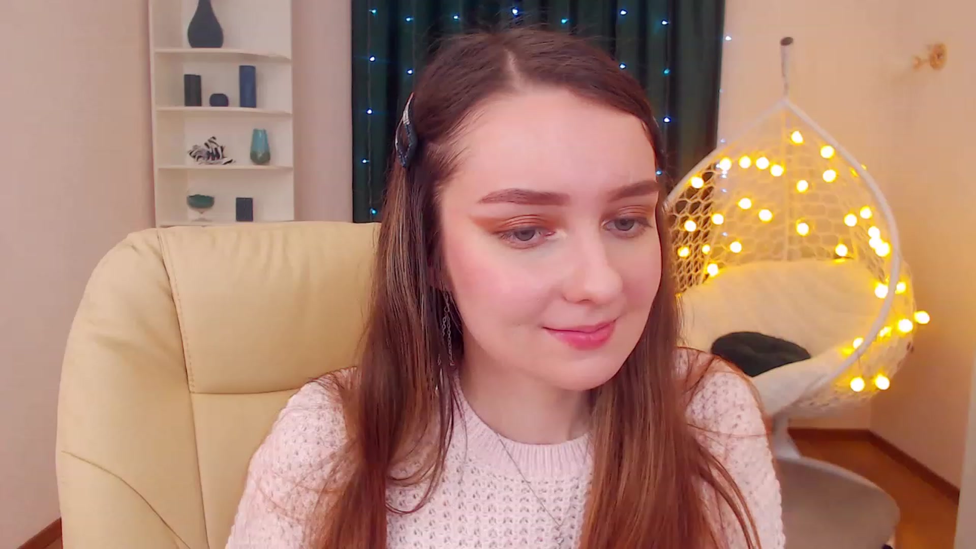 Gallery image thumbnail from OceanFeelss's myfreecams stream on, 12/20/2022, 12:31 image 12 of 20