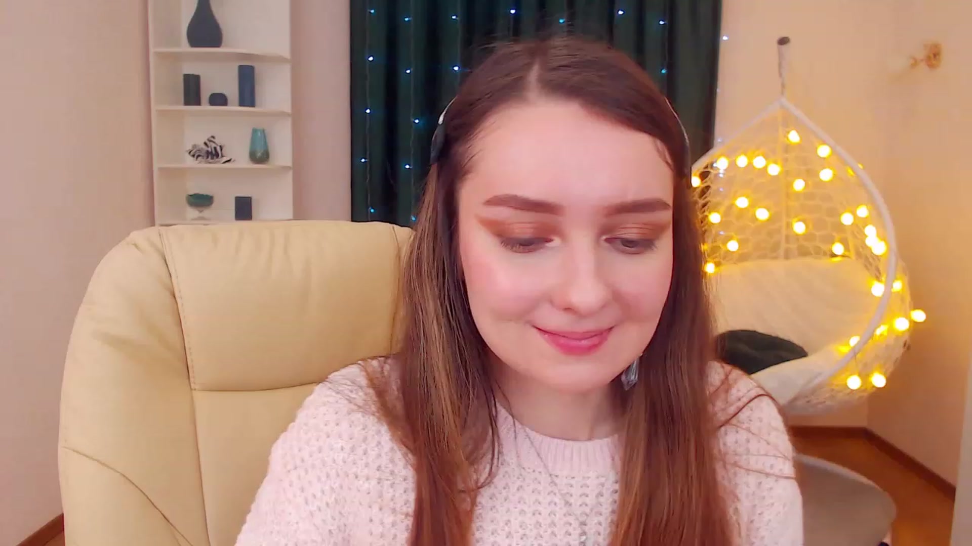 Gallery image thumbnail from OceanFeelss's myfreecams stream on, 12/20/2022, 12:31 image 13 of 20