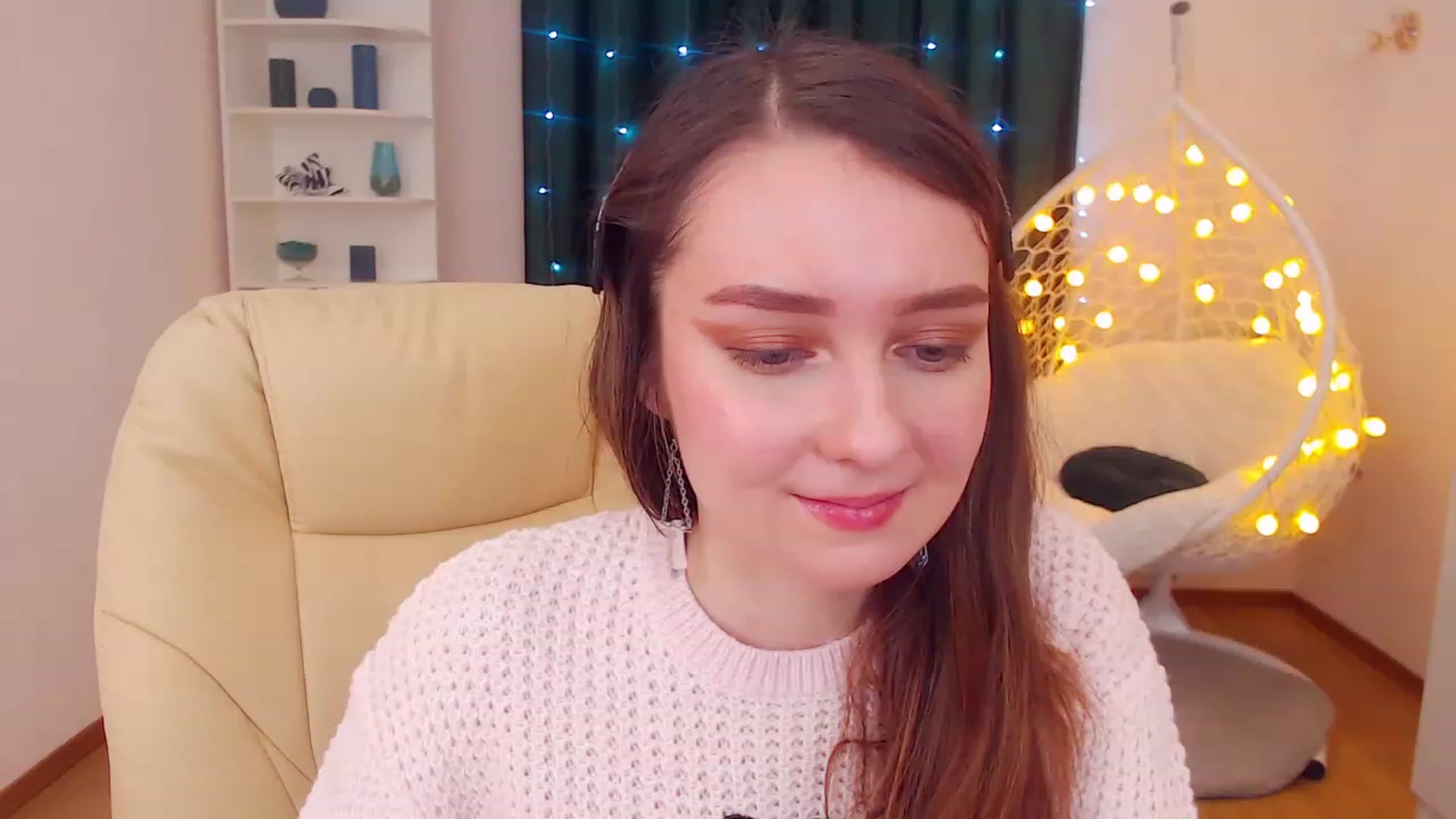 Gallery image thumbnail from OceanFeelss's myfreecams stream on, 12/20/2022, 13:21 image 1 of 20