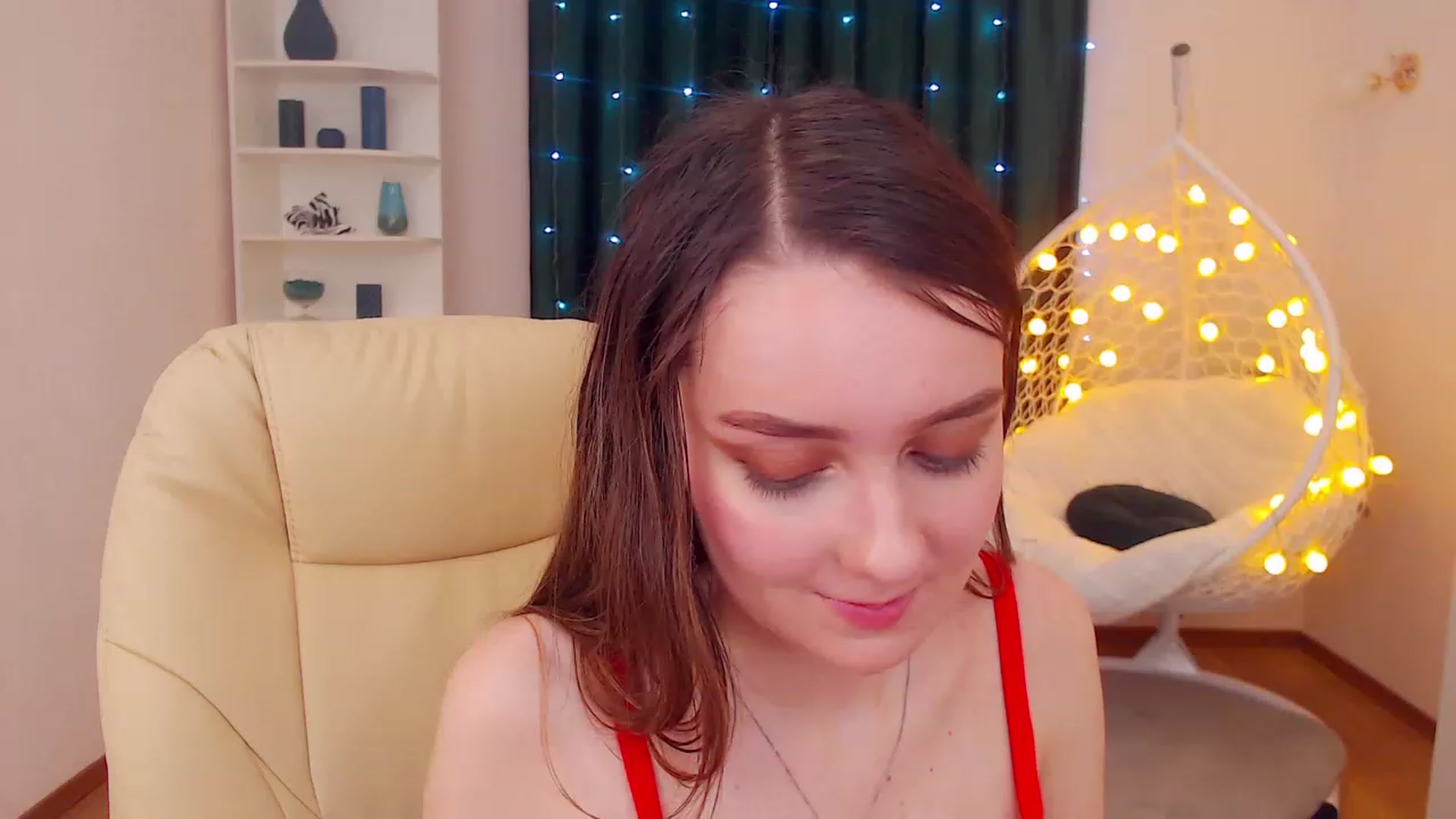 Gallery image thumbnail from OceanFeelss's myfreecams stream on, 12/20/2022, 15:53 image 18 of 20