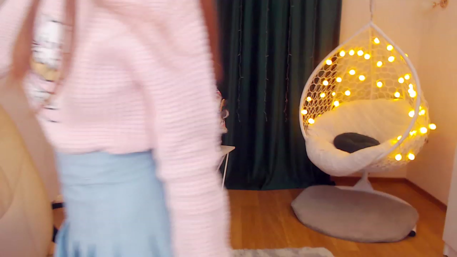 Gallery image thumbnail from OceanFeelss's myfreecams stream on, 12/20/2022, 17:04 image 8 of 20