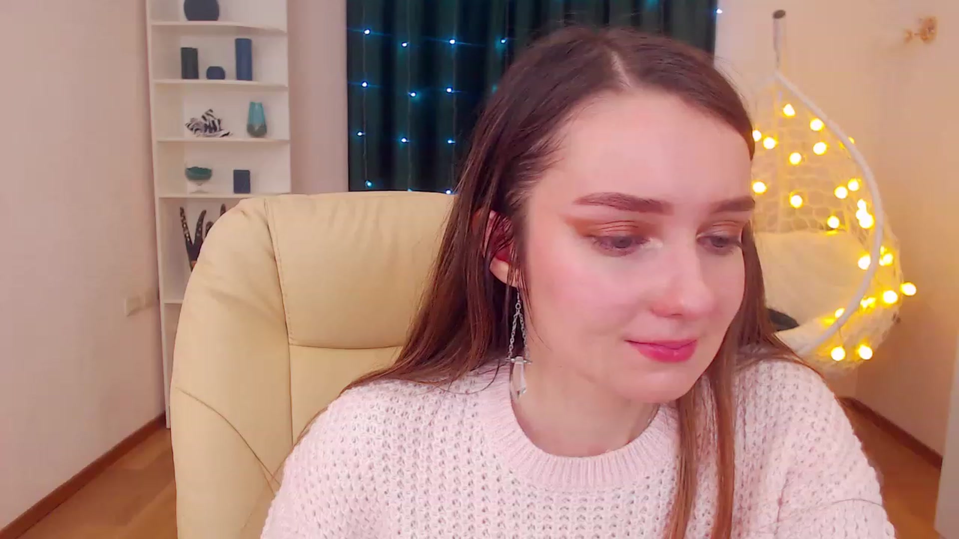 Gallery image thumbnail from OceanFeelss's myfreecams stream on, 12/20/2022, 17:04 image 11 of 20