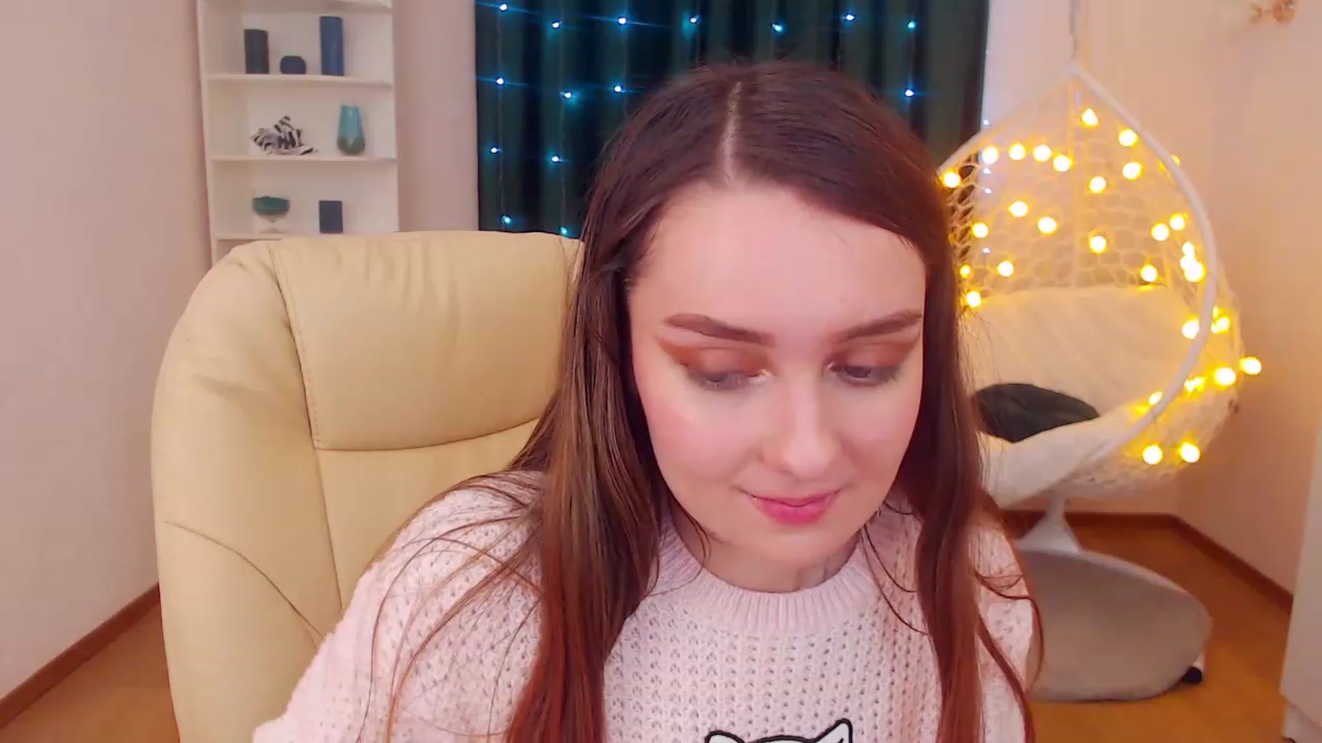 Gallery image thumbnail from OceanFeelss's myfreecams stream on, 12/20/2022, 17:04 image 6 of 20