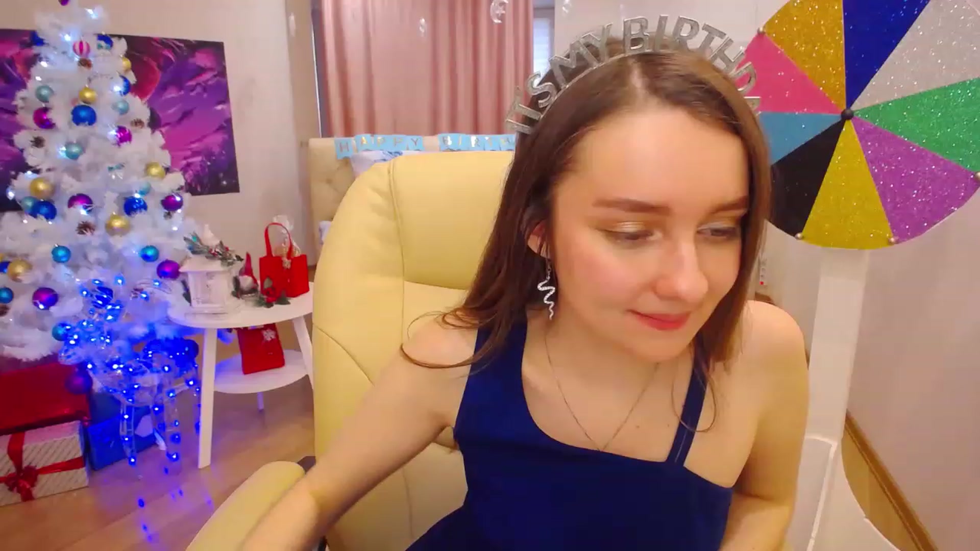 Gallery image thumbnail from OceanFeelss's myfreecams stream on, 12/21/2022, 07:50 image 14 of 20