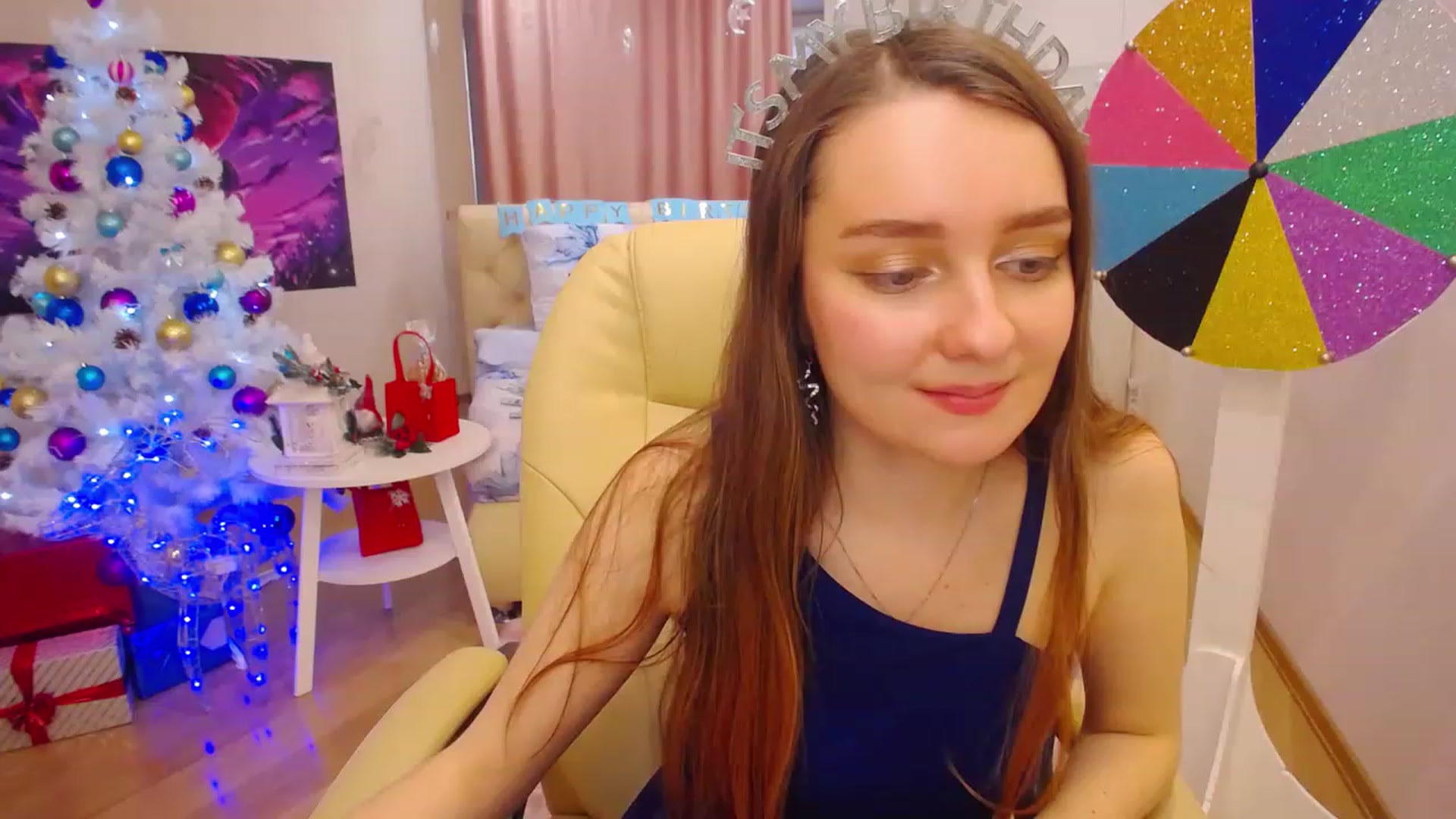 Gallery image thumbnail from OceanFeelss's myfreecams stream on, 12/21/2022, 07:50 image 19 of 20