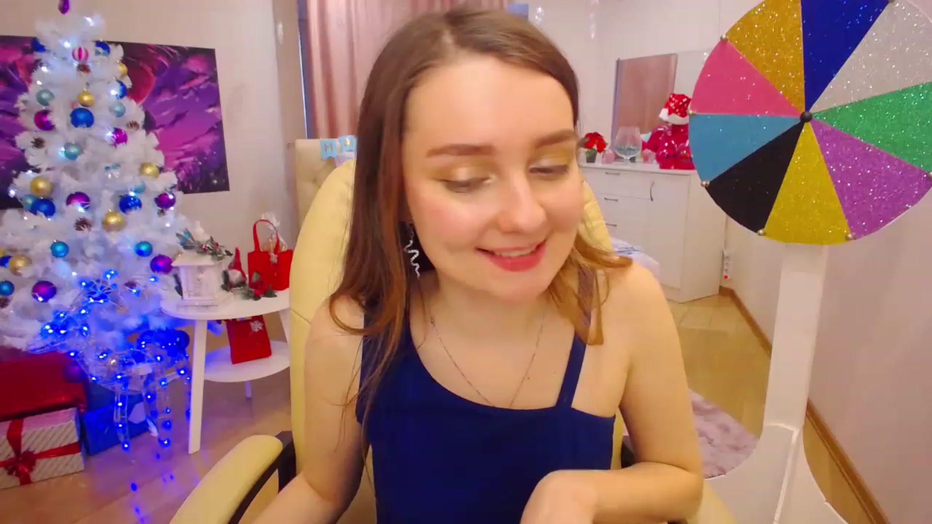 Gallery image thumbnail from OceanFeelss's myfreecams stream on, 12/21/2022, 07:50 image 5 of 20