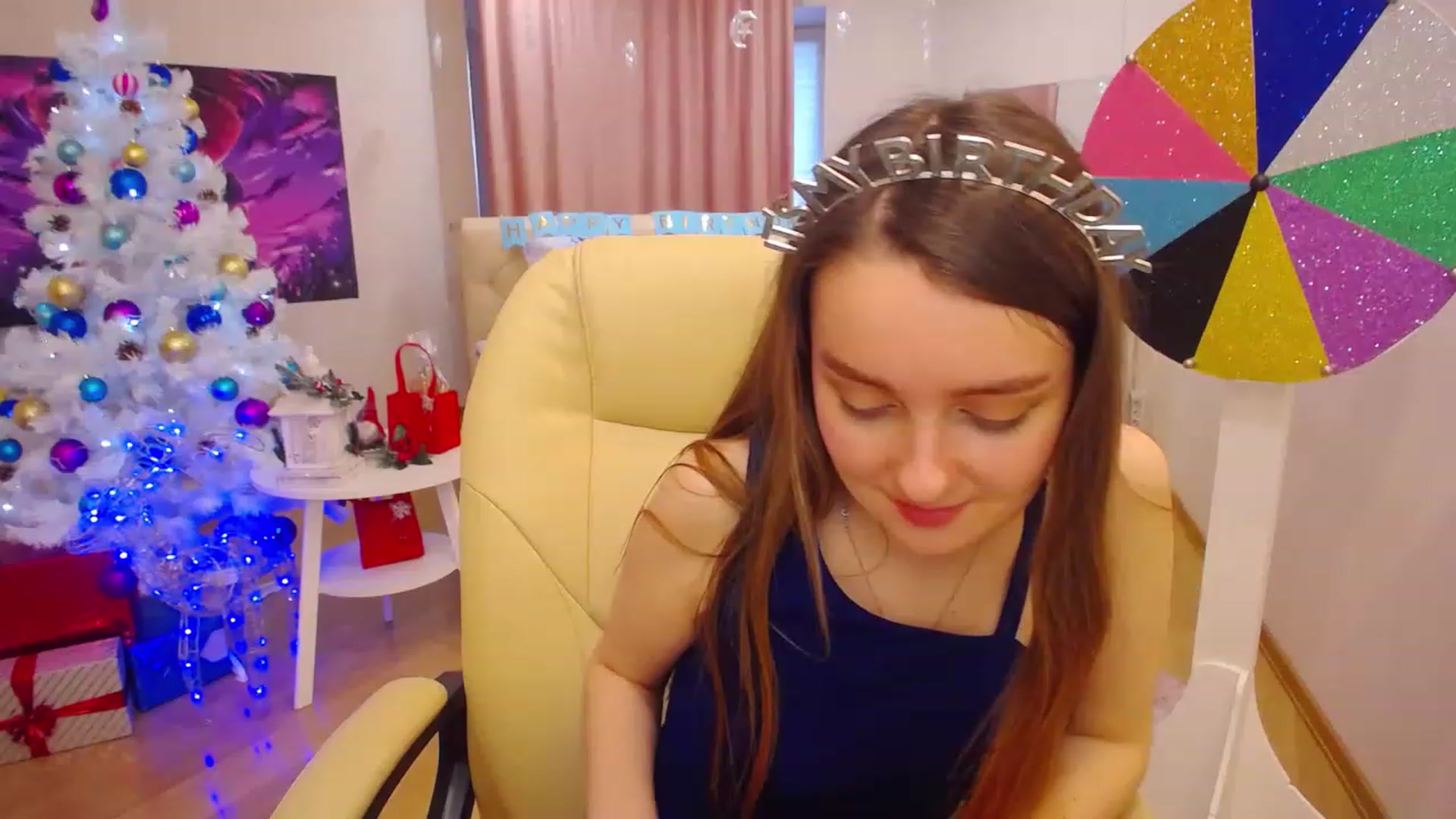 Gallery image thumbnail from OceanFeelss's myfreecams stream on, 12/21/2022, 07:50 image 3 of 20