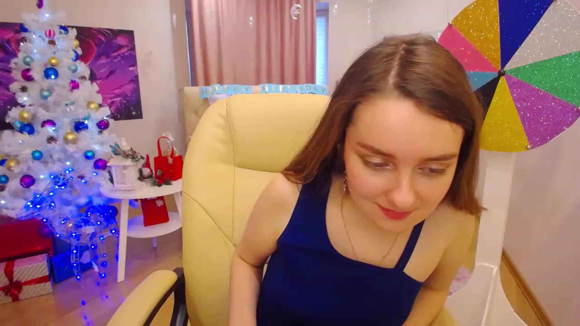 Gallery image thumbnail from OceanFeelss's myfreecams stream on, 12/21/2022, 07:50 image 4 of 20