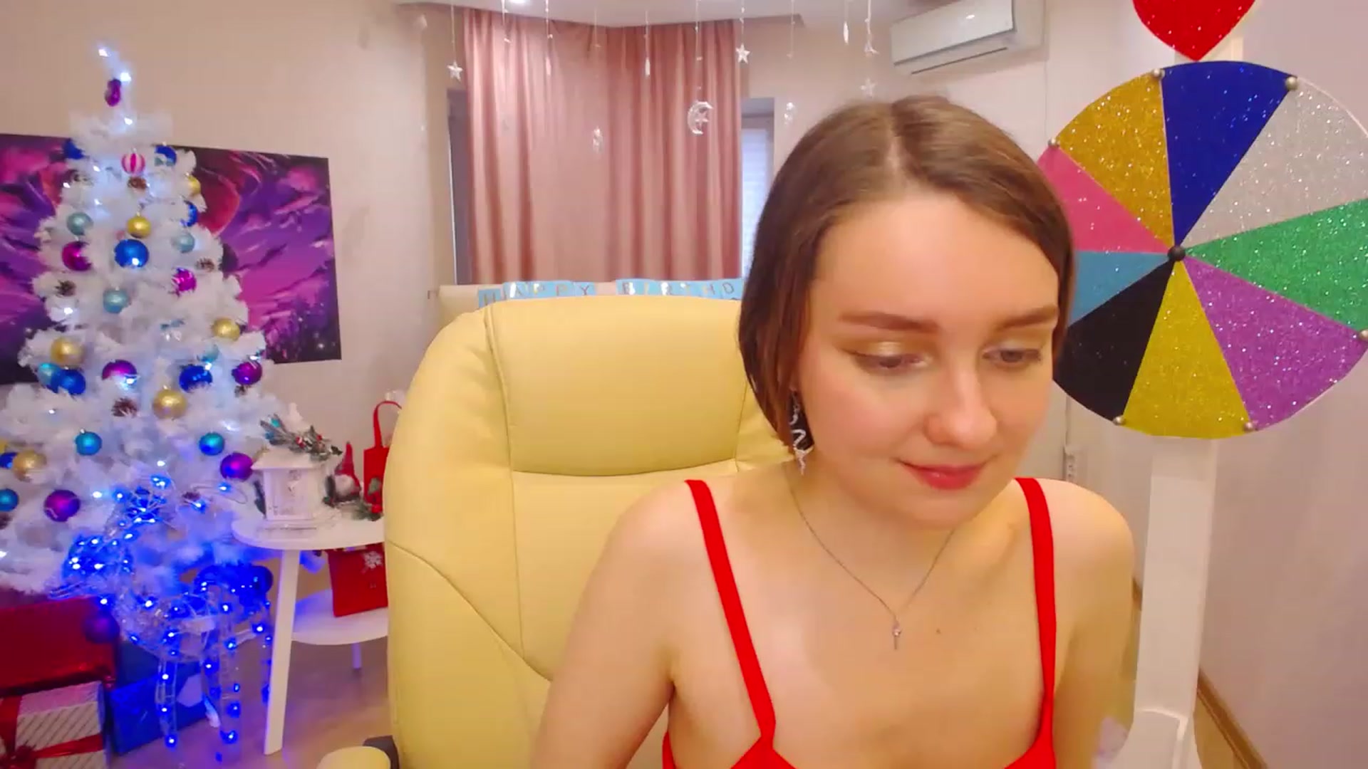 Gallery image thumbnail from OceanFeelss's myfreecams stream on, 12/21/2022, 08:50 image 15 of 20