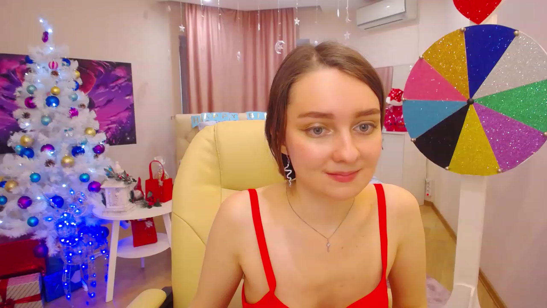 Gallery image thumbnail from OceanFeelss's myfreecams stream on, 12/21/2022, 08:50 image 19 of 20