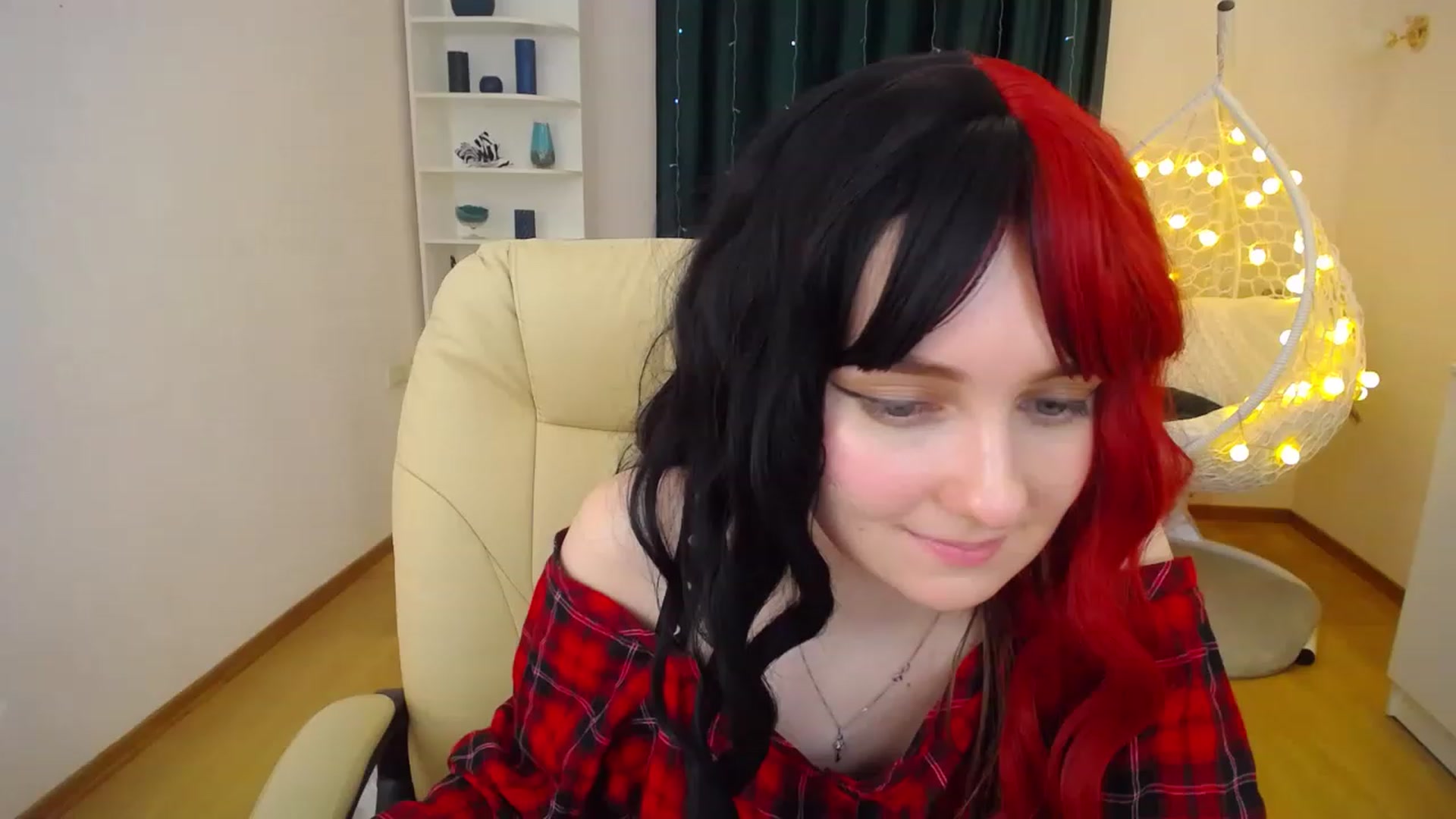 Gallery image thumbnail from OceanFeelss's myfreecams stream on, 12/23/2022, 09:47 image 20 of 20