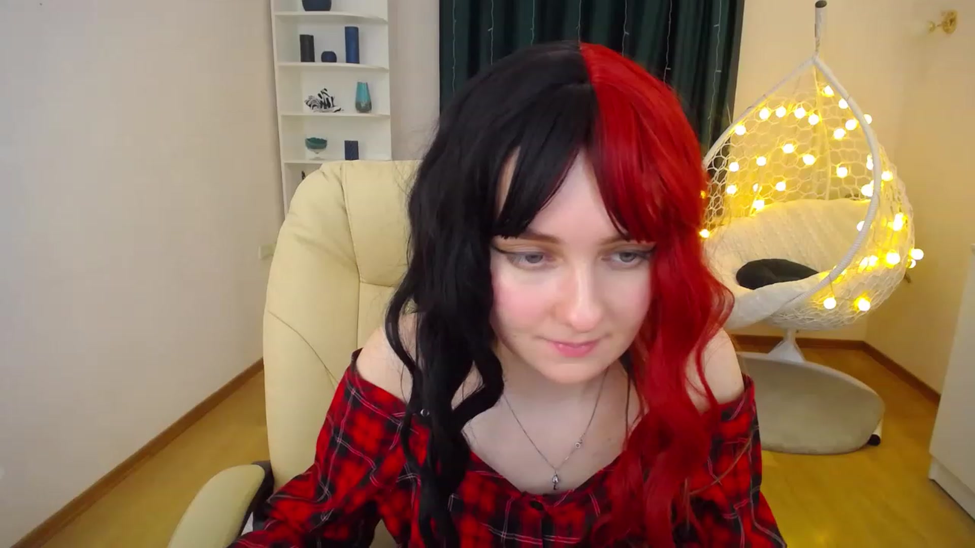 Gallery image thumbnail from OceanFeelss's myfreecams stream on, 12/23/2022, 09:47 image 18 of 20