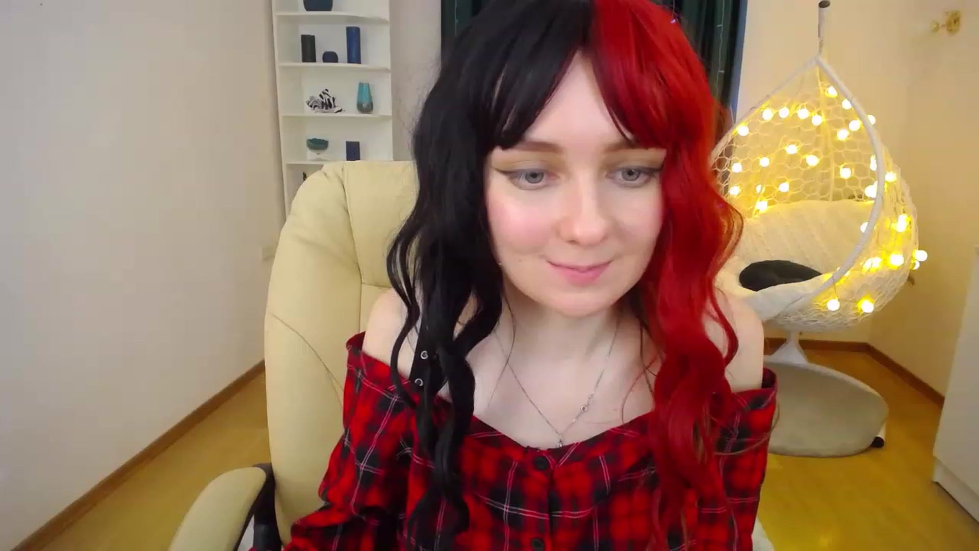 Gallery image thumbnail from OceanFeelss's myfreecams stream on, 12/23/2022, 09:47 image 15 of 20