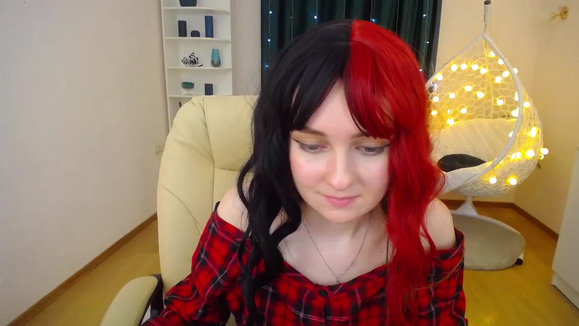 Gallery image thumbnail from OceanFeelss's myfreecams stream on, 12/23/2022, 09:47 image 16 of 20