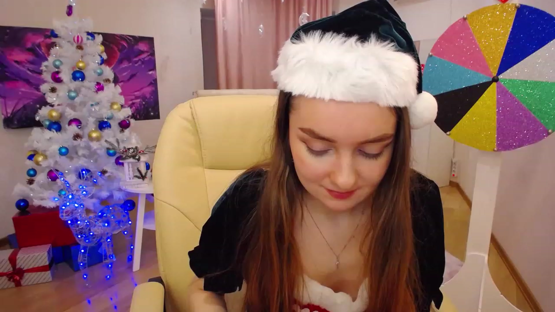 Gallery image thumbnail from OceanFeelss's myfreecams stream on, 12/24/2022, 11:54 image 4 of 20