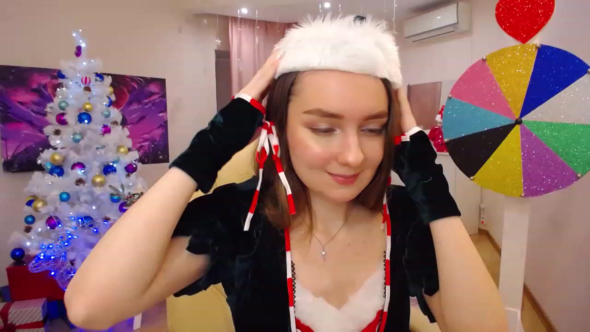 Gallery image thumbnail from OceanFeelss's myfreecams stream on, 12/24/2022, 11:54 image 10 of 20
