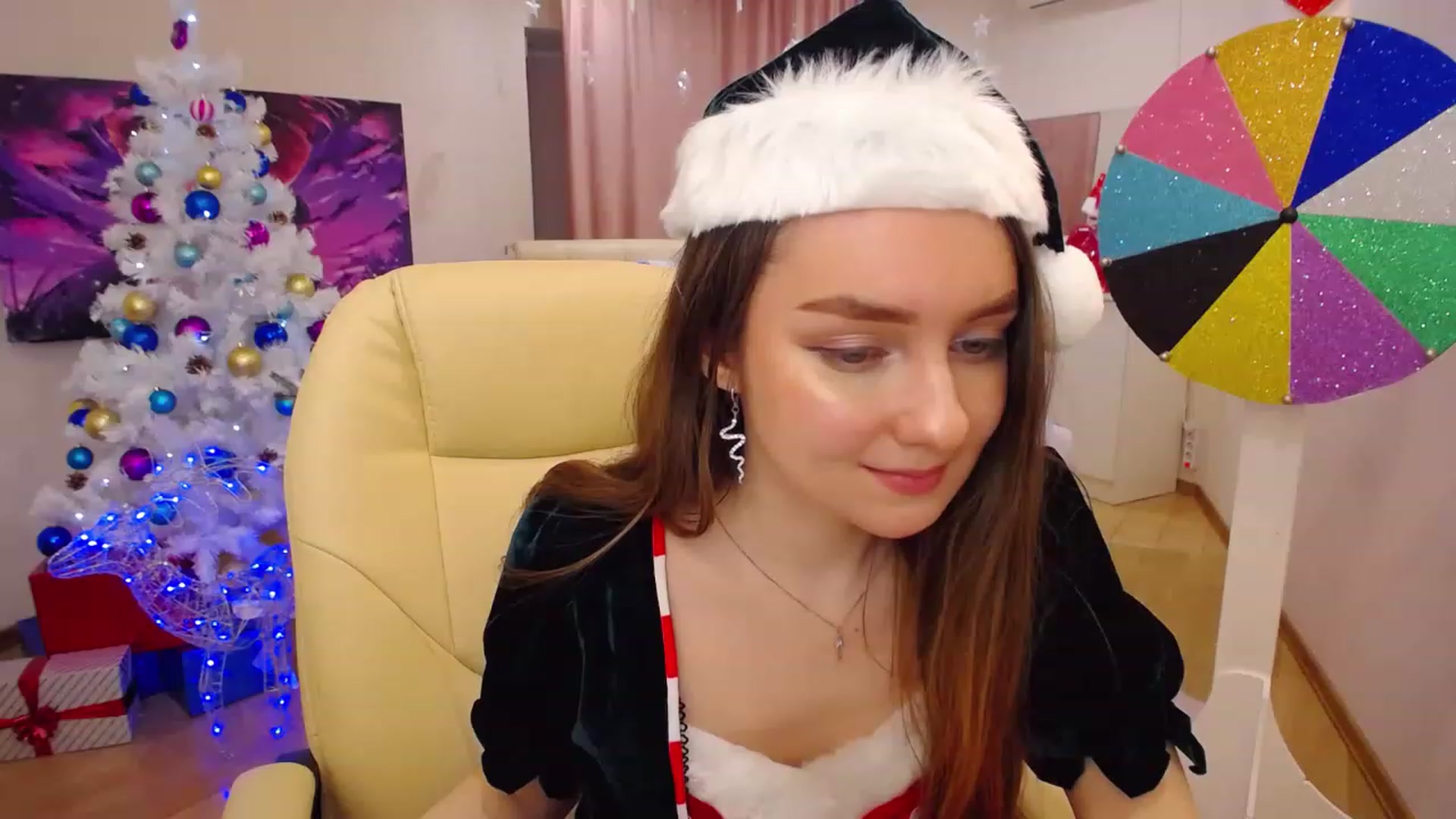 Gallery image thumbnail from OceanFeelss's myfreecams stream on, 12/24/2022, 11:54 image 17 of 20