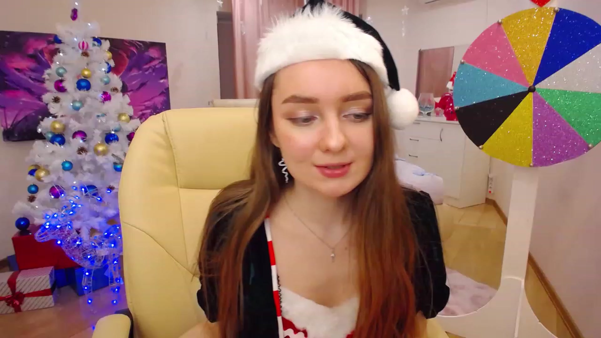 Gallery image thumbnail from OceanFeelss's myfreecams stream on, 12/24/2022, 11:54 image 18 of 20