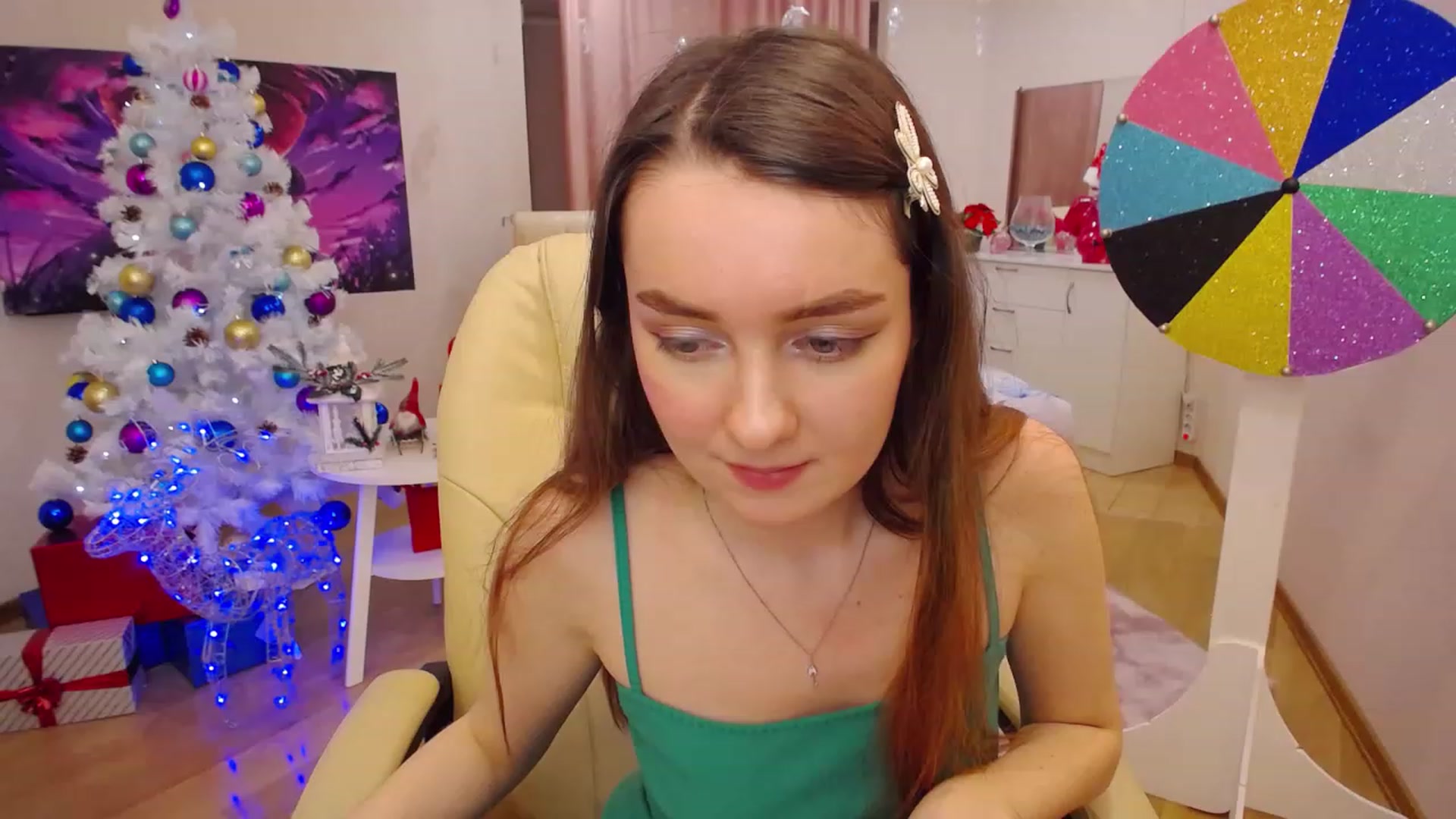 Gallery image thumbnail from OceanFeelss's myfreecams stream on, 12/24/2022, 13:54 image 19 of 20