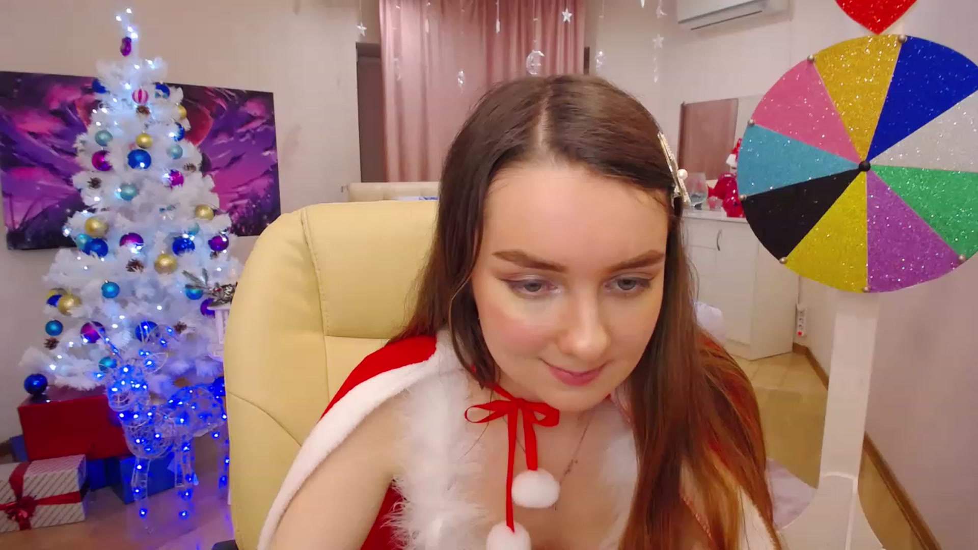 Gallery image thumbnail from OceanFeelss's myfreecams stream on, 12/24/2022, 13:54 image 11 of 20