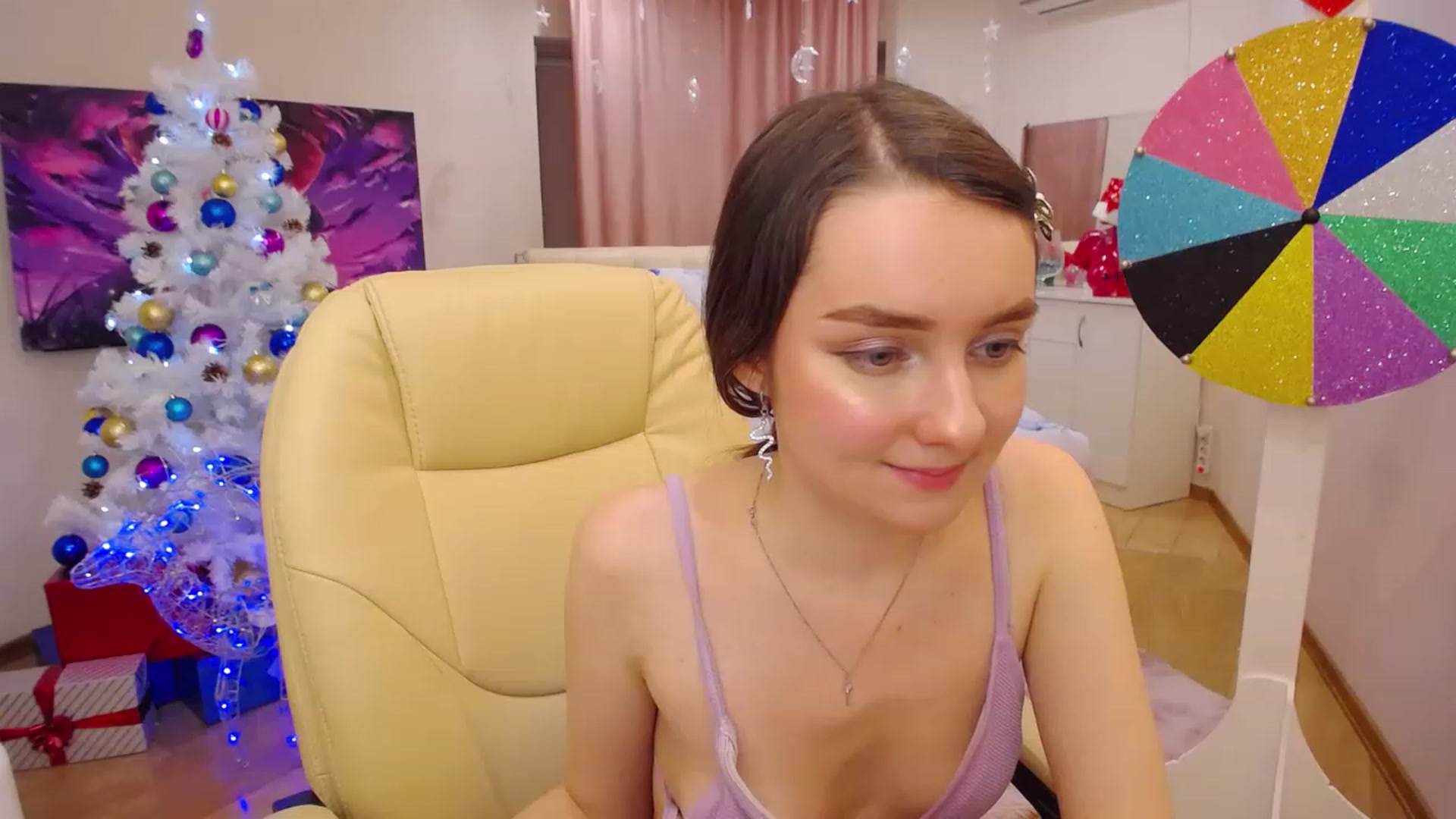 Gallery image thumbnail from OceanFeelss's myfreecams stream on, 12/24/2022, 14:46 image 12 of 20