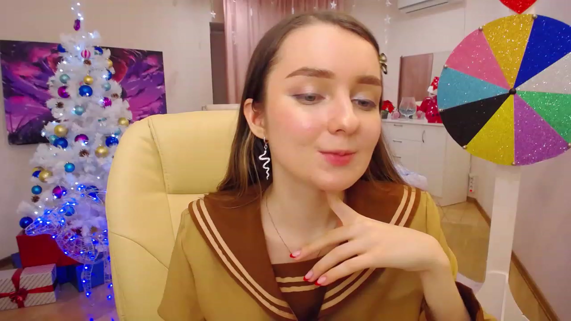 Gallery image thumbnail from OceanFeelss's myfreecams stream on, 12/24/2022, 17:05 image 6 of 20