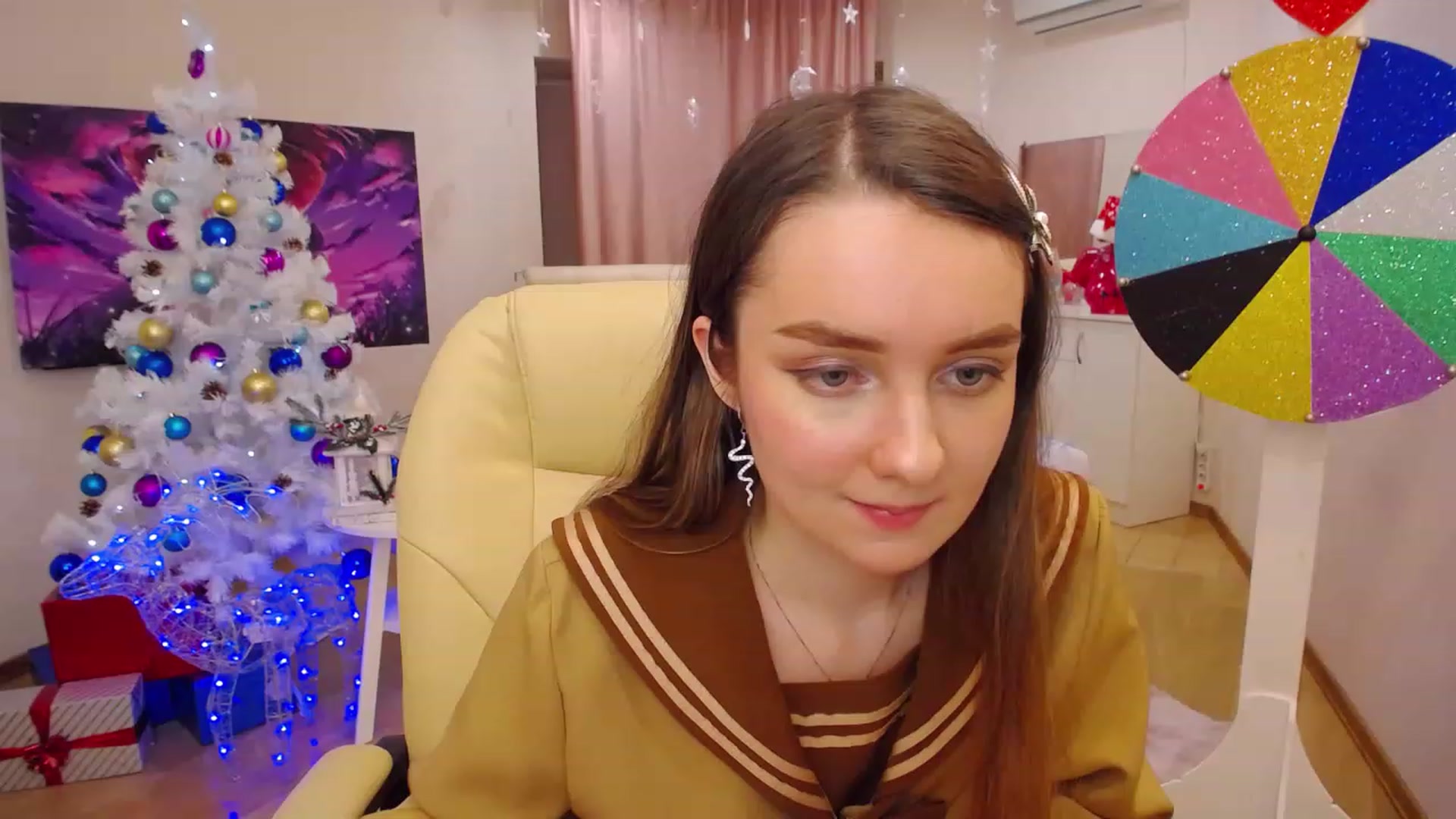 Gallery image thumbnail from OceanFeelss's myfreecams stream on, 12/24/2022, 17:05 image 9 of 20