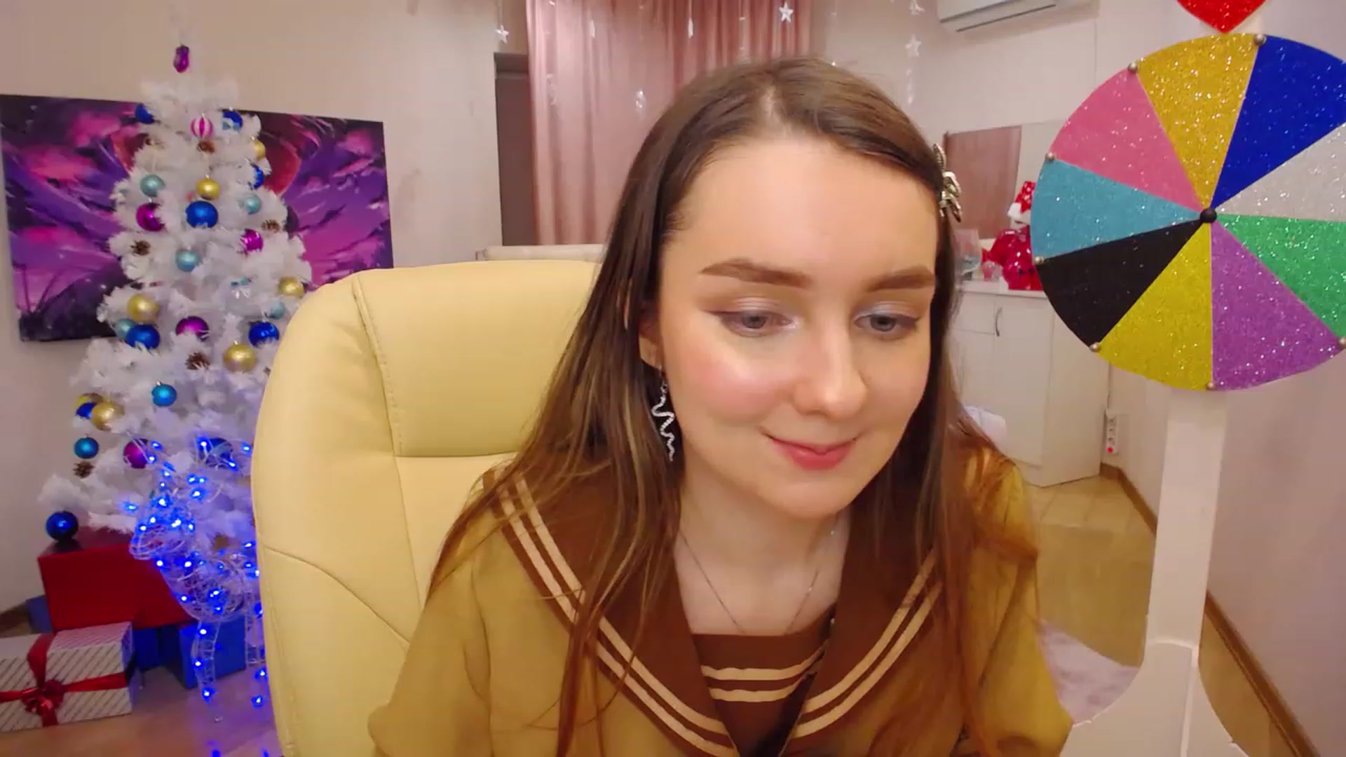 Gallery image thumbnail from OceanFeelss's myfreecams stream on, 12/24/2022, 17:05 image 7 of 20