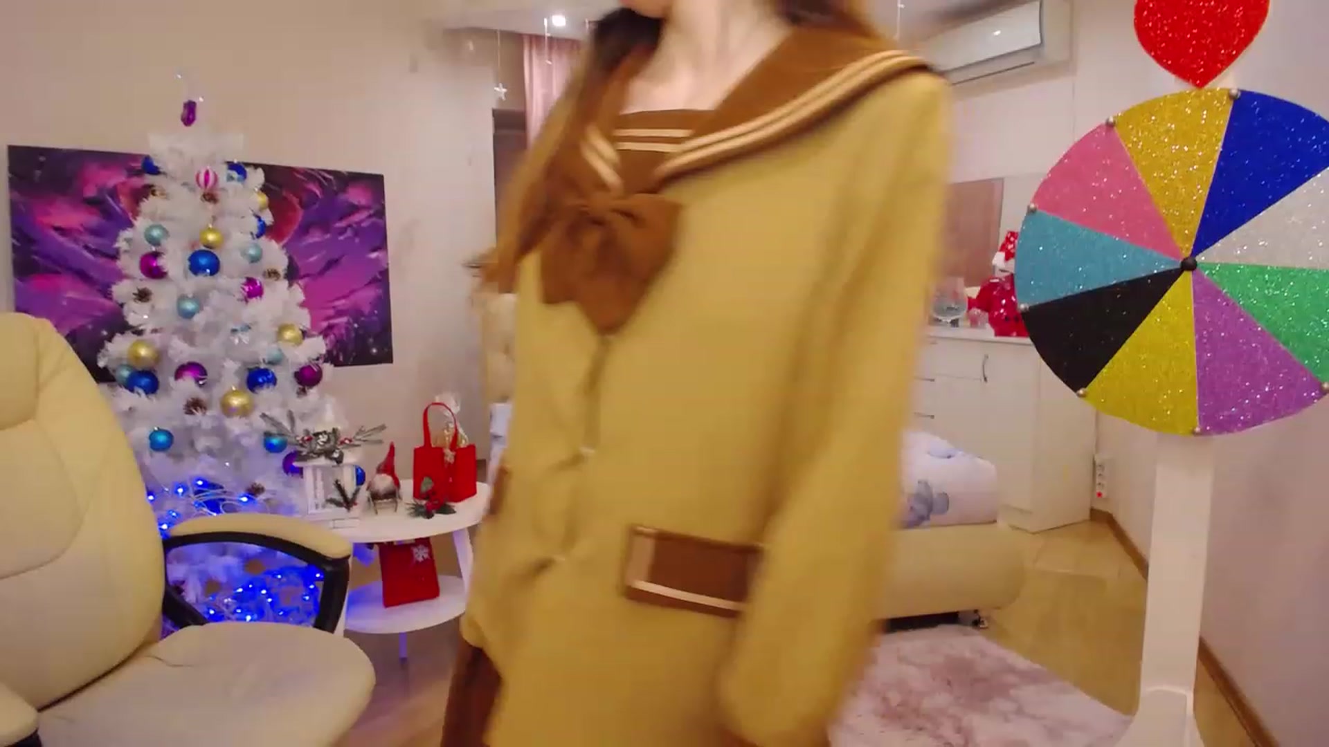 Gallery image thumbnail from OceanFeelss's myfreecams stream on, 12/24/2022, 17:05 image 4 of 20